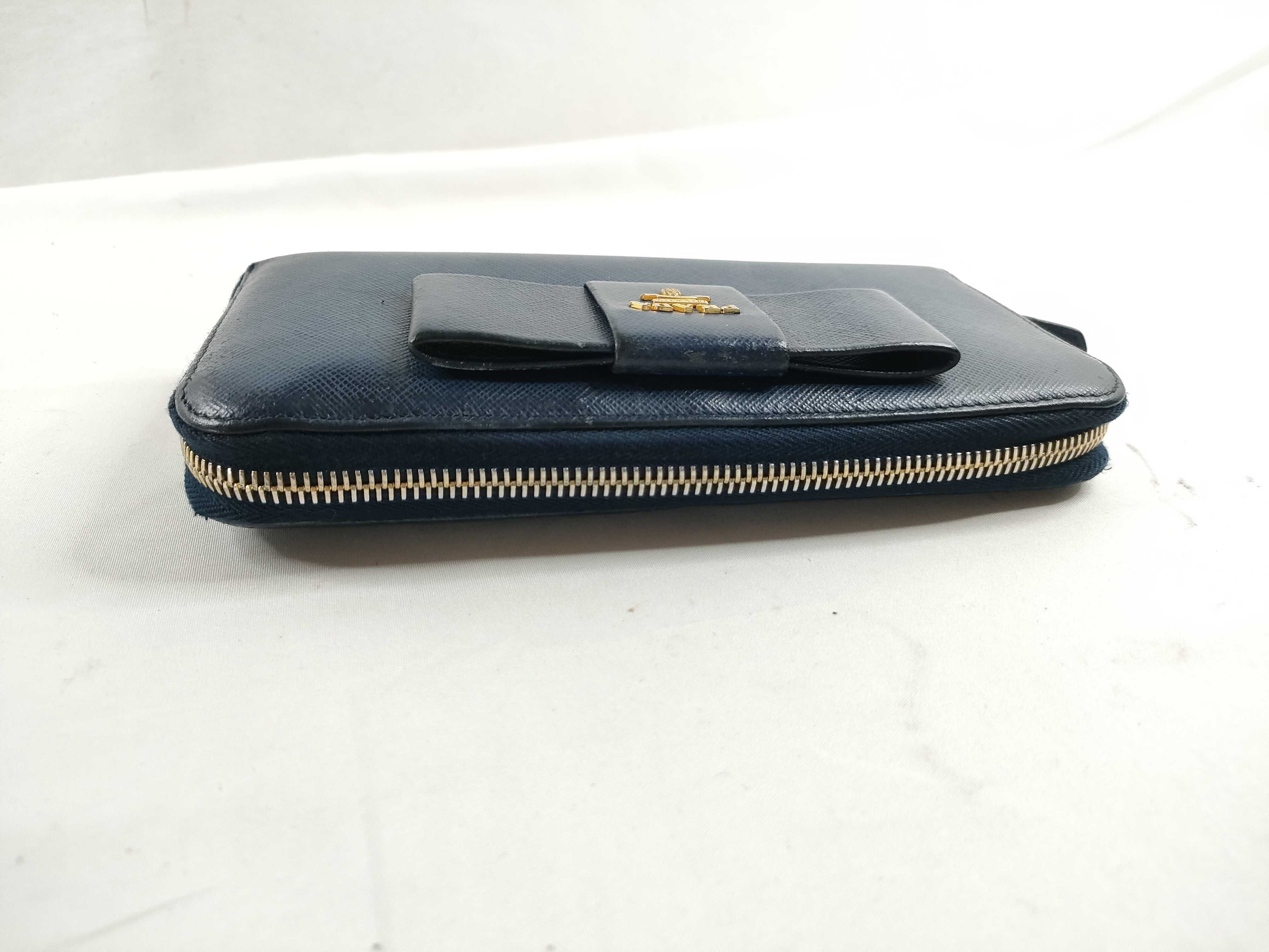 Saffiano Round Zip Wallet Blue Ribbon Wallet — view 6