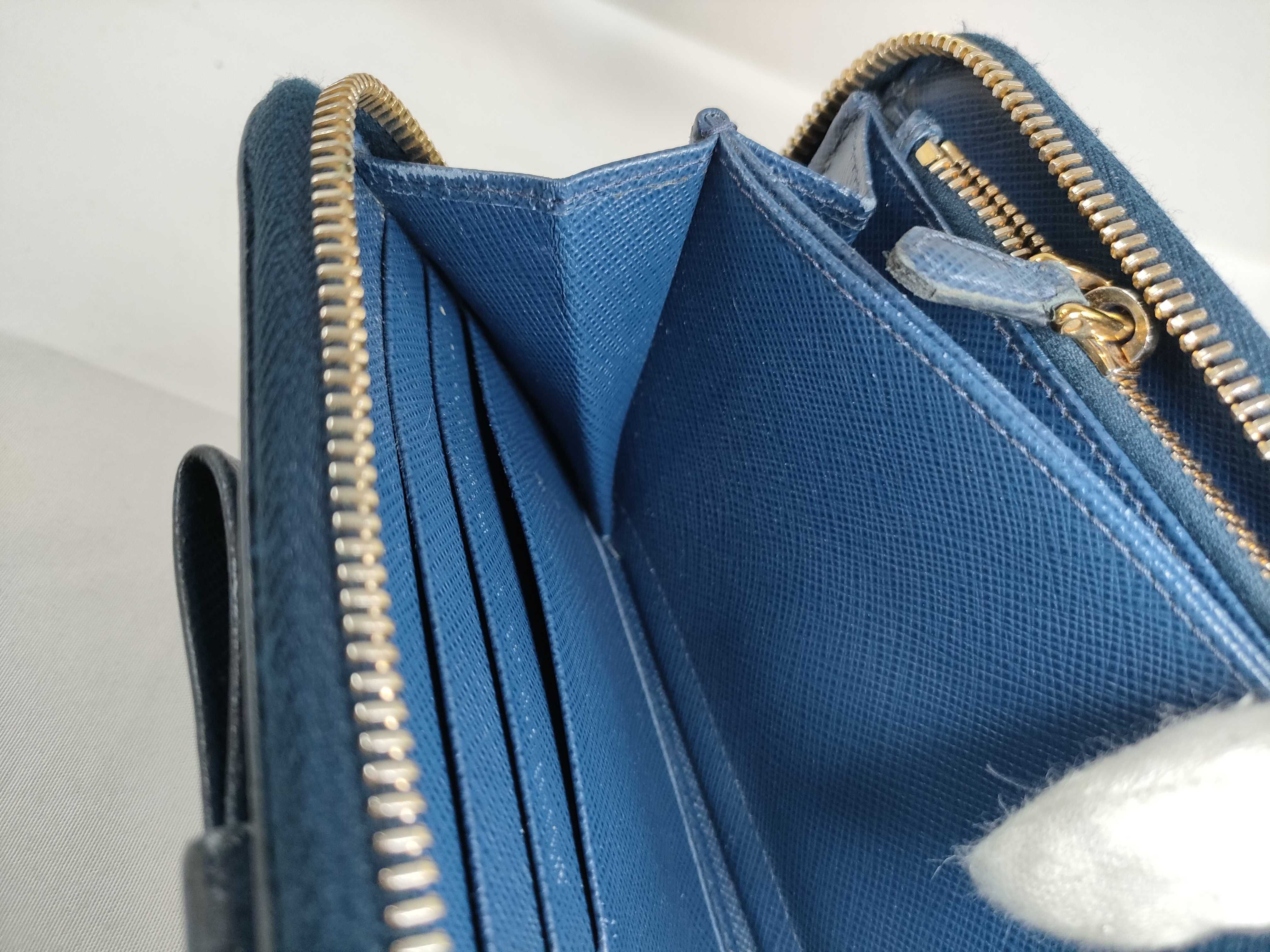 Saffiano Round Zip Wallet Blue Ribbon Wallet — view 9