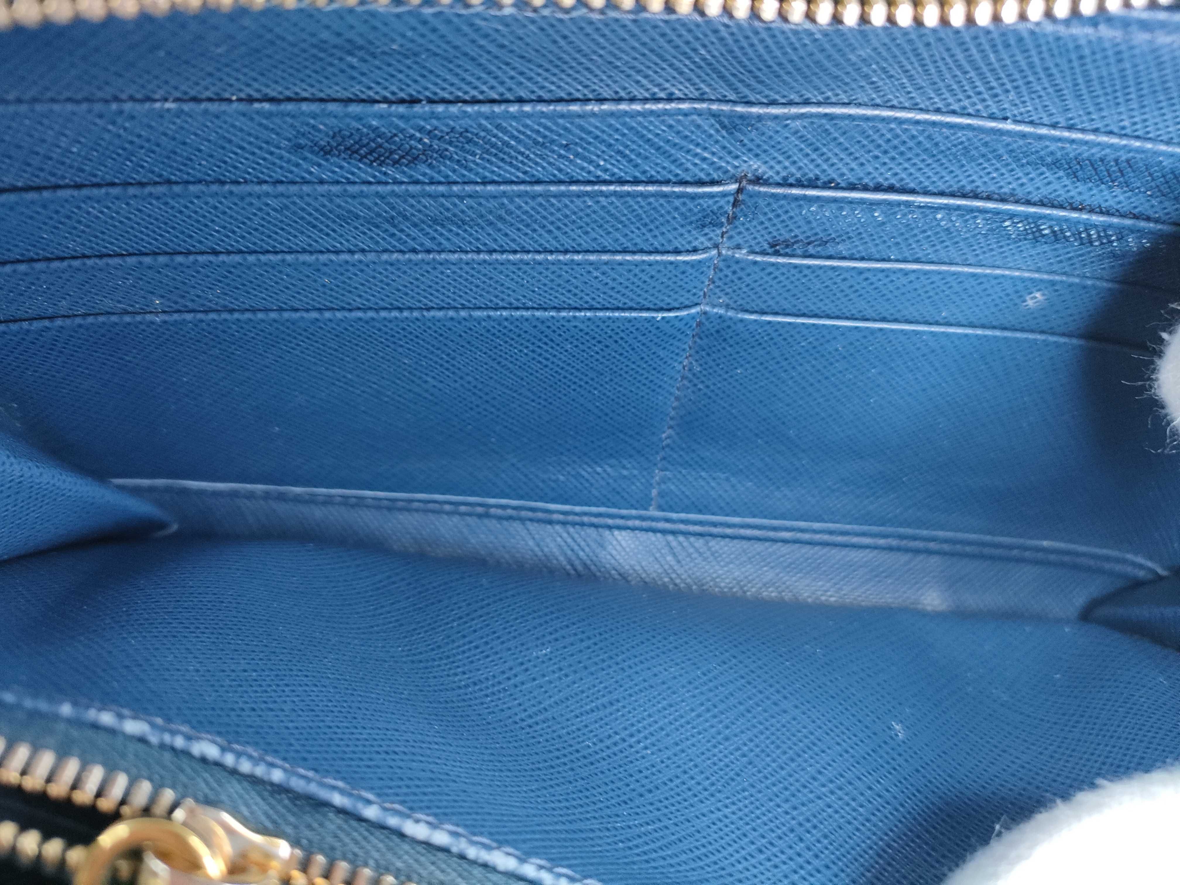 Saffiano Round Zip Wallet Blue Ribbon Wallet — view 10
