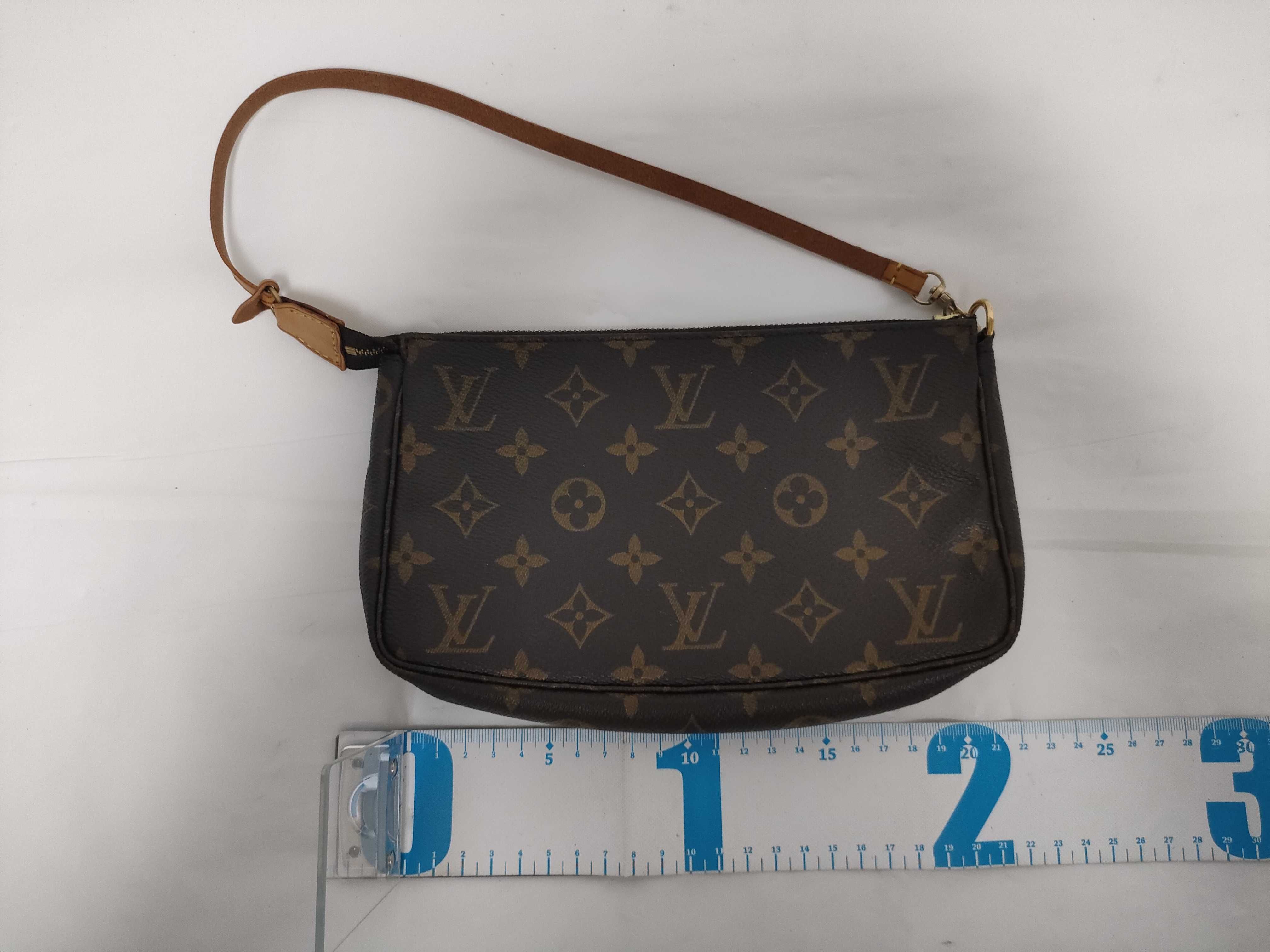 Monogram Accessoires VI1020 Shoulder Bag — view 2