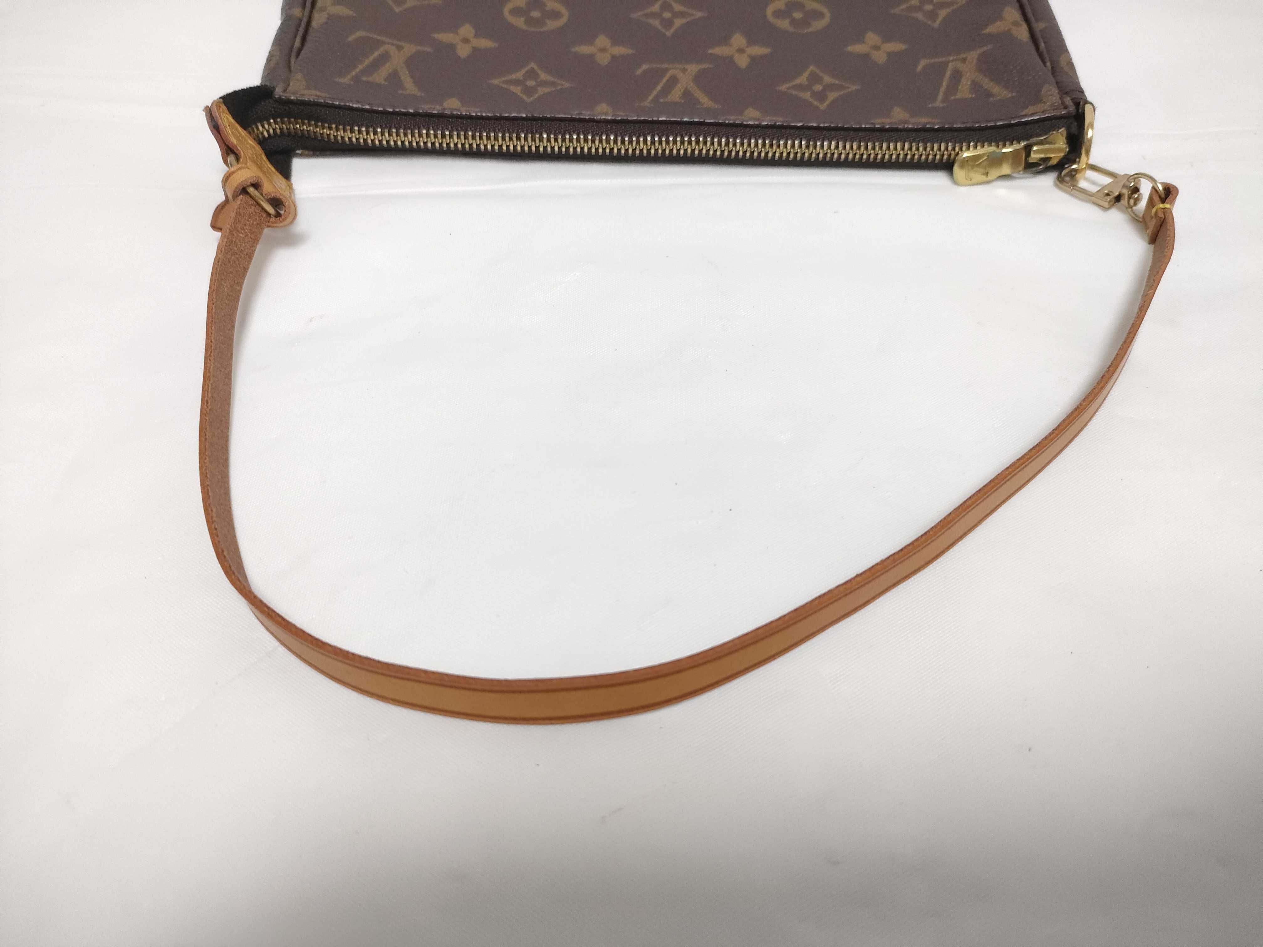 Monogram Accessoires VI1020 Shoulder Bag — view 3