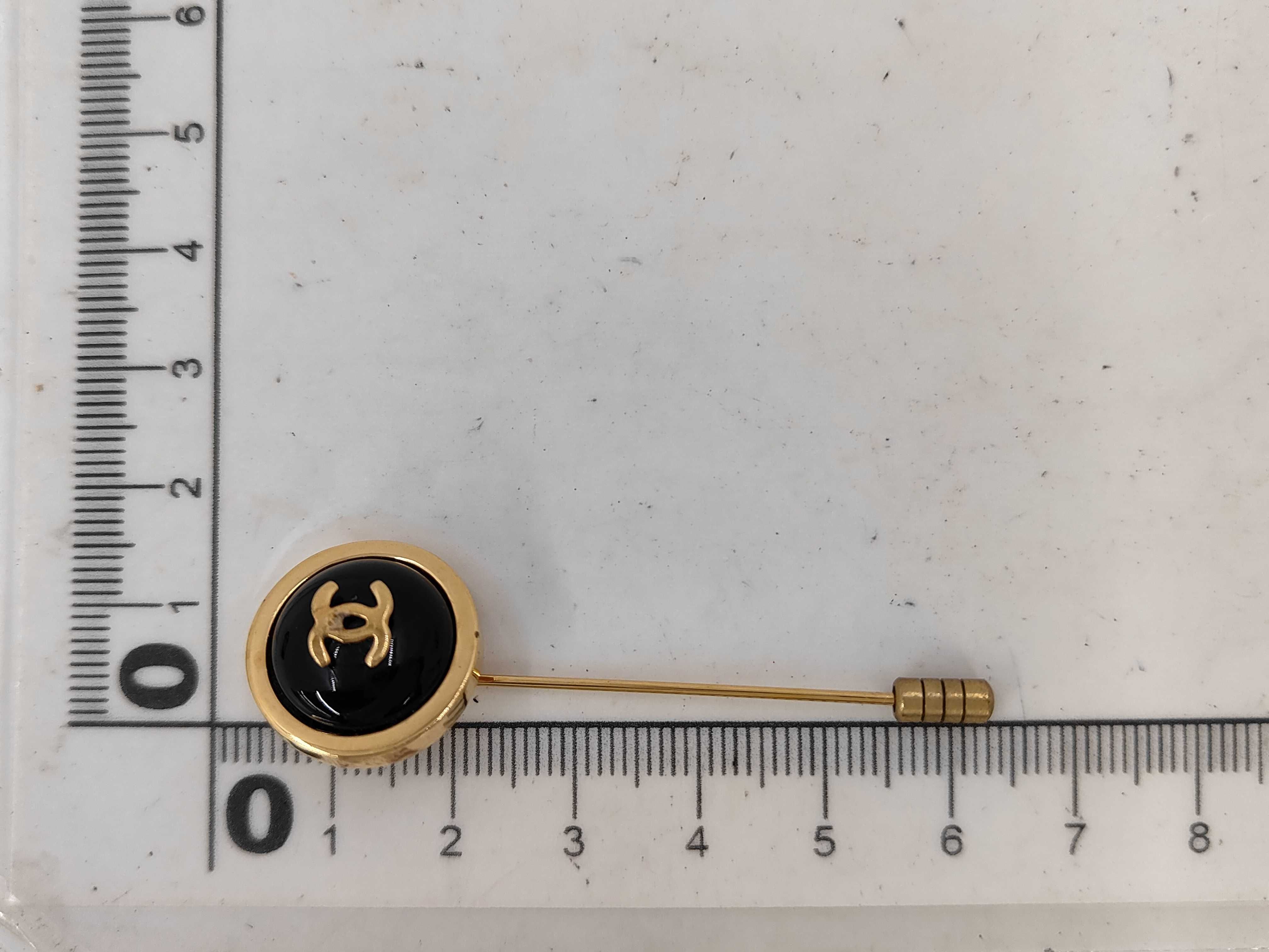 brooch — view 4