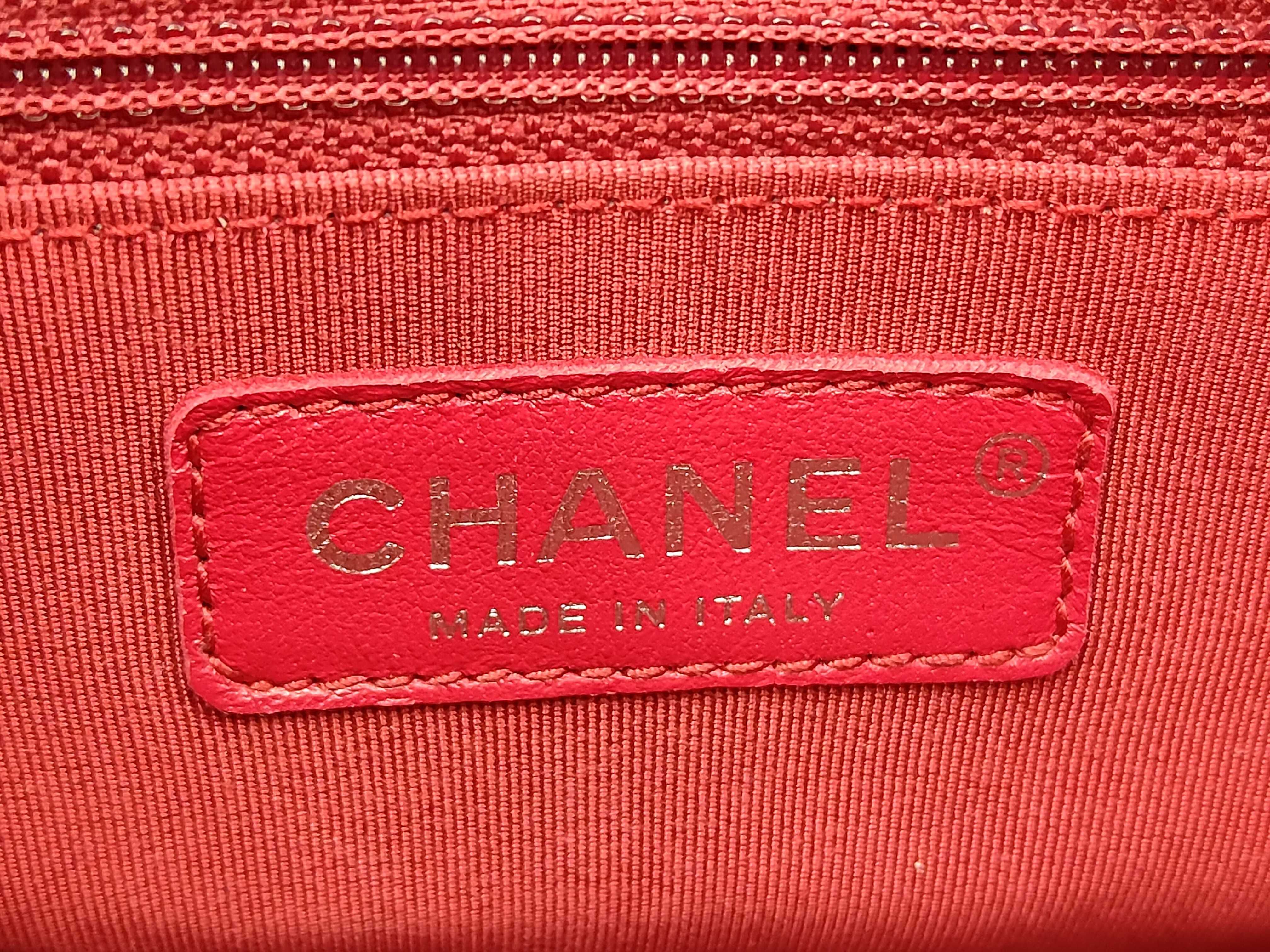 Gabrielle de Chain Shoulder Bag (with seal) — view 11