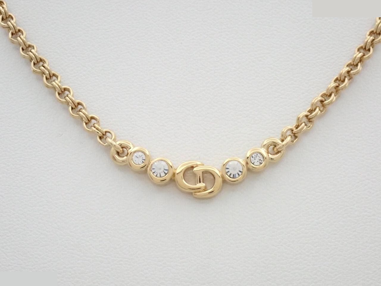 necklace, chain approximately 42cm