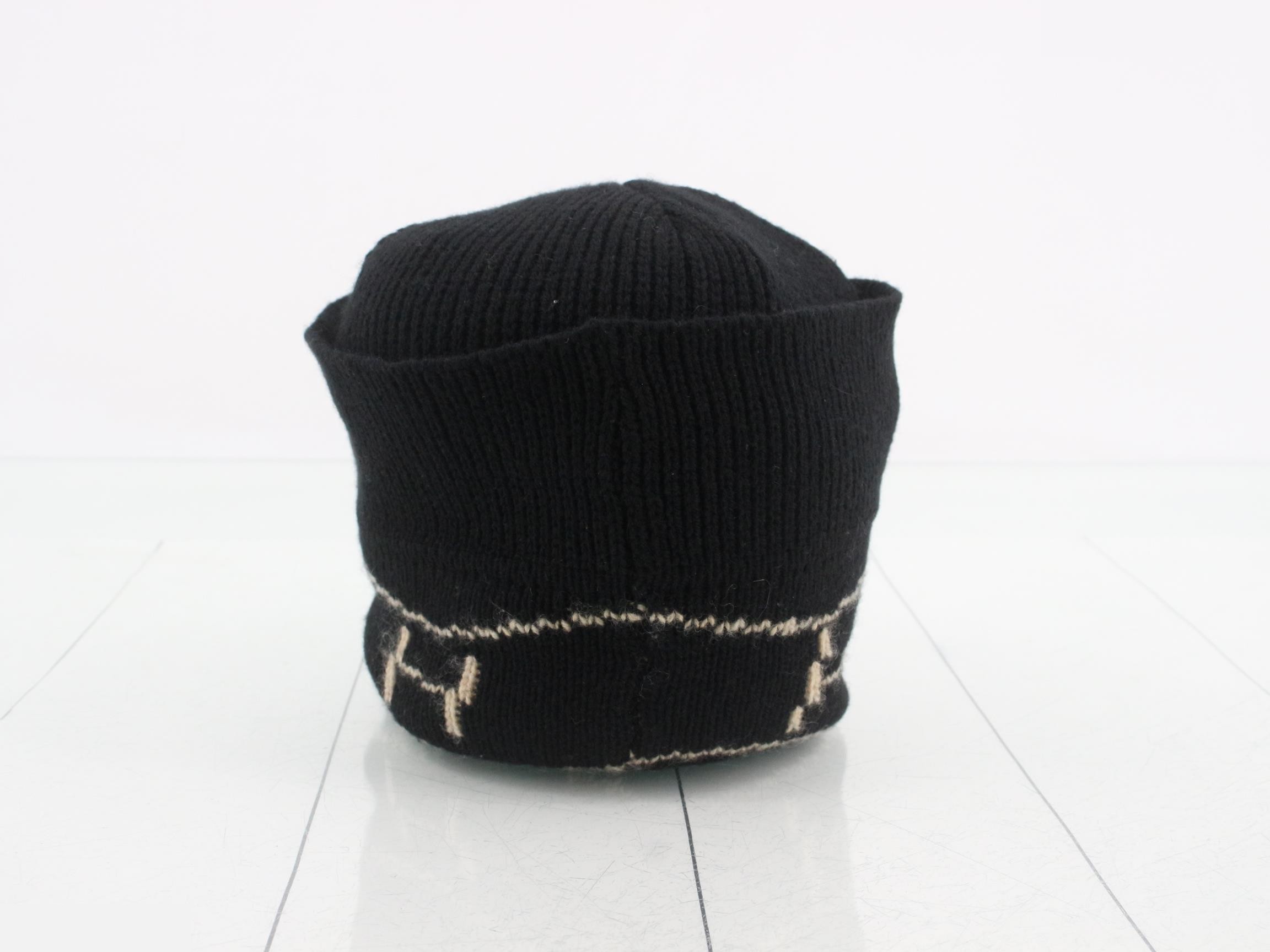 H logo knit hat — view 2