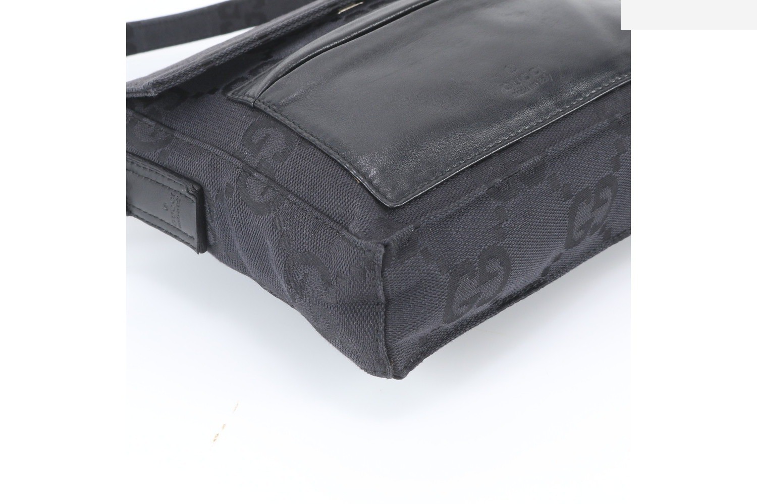 GG Canvas 001 3807 Leather Shoulder Bag — view 4