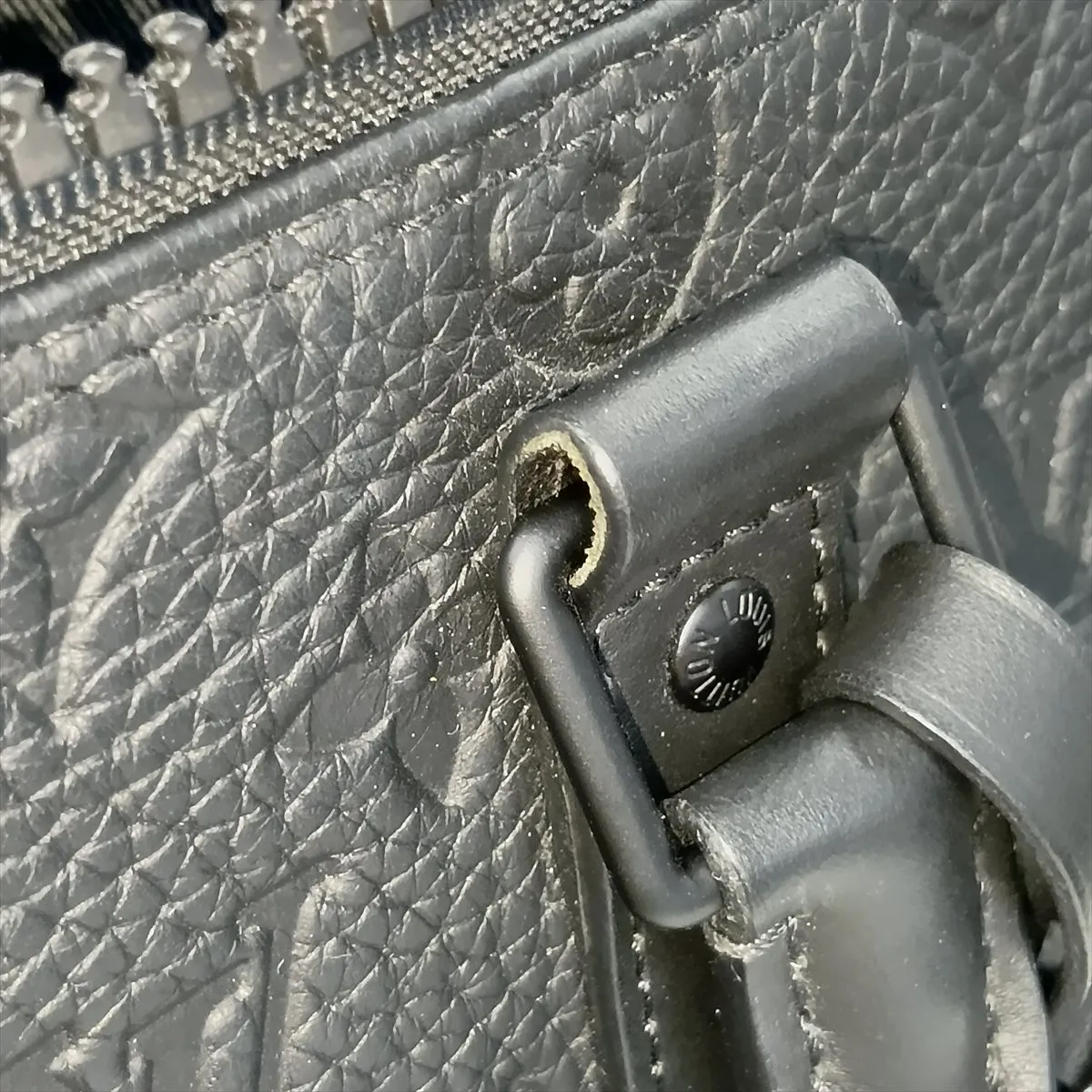 Taurillon Monogram Keepall Bandoulière 25 M20900 Black (RFID detected) — view 11