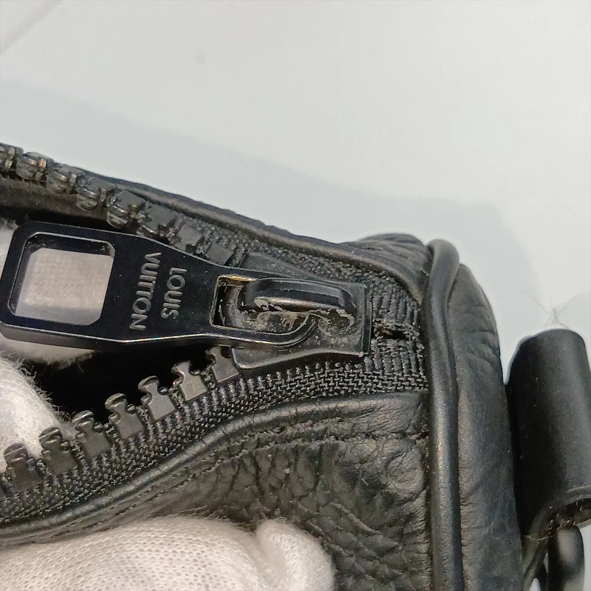 Taurillon Monogram Keepall Bandoulière 25 M20900 Black (RFID detected) — view 14