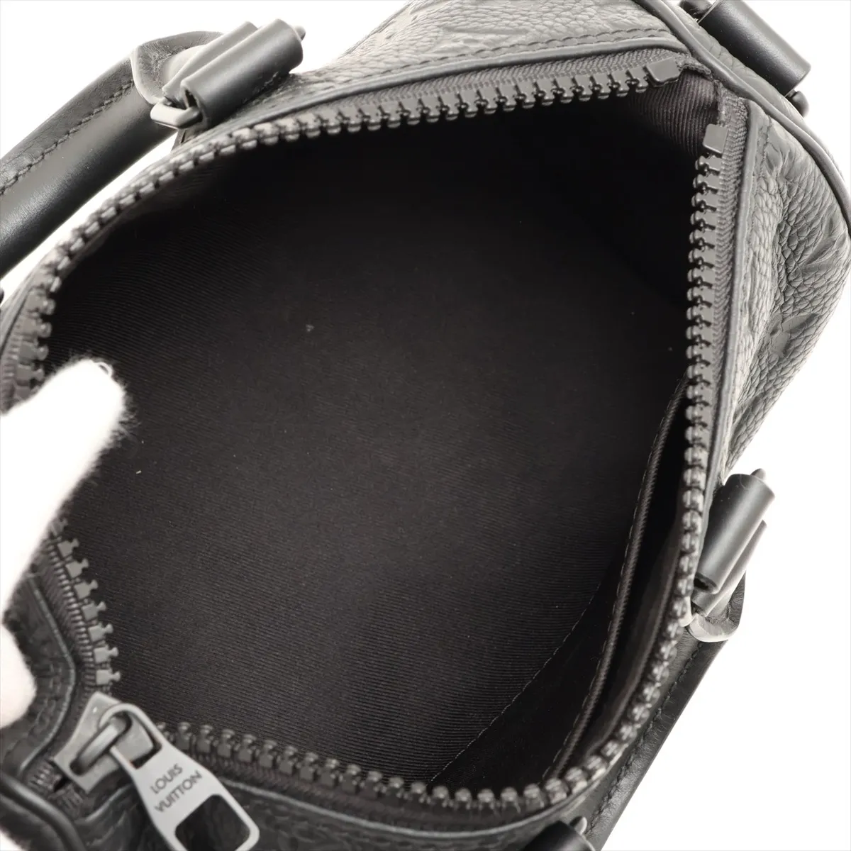 Taurillon Monogram Keepall Bandoulière 25 M20900 Black (RFID detected) — view 8