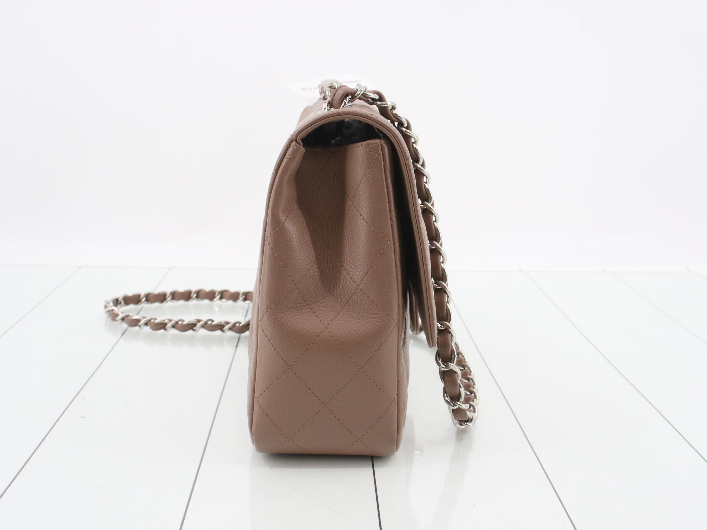 Large Matelassé 30, Caviar Skin, Single Flap, Double Chain Bag — view 4