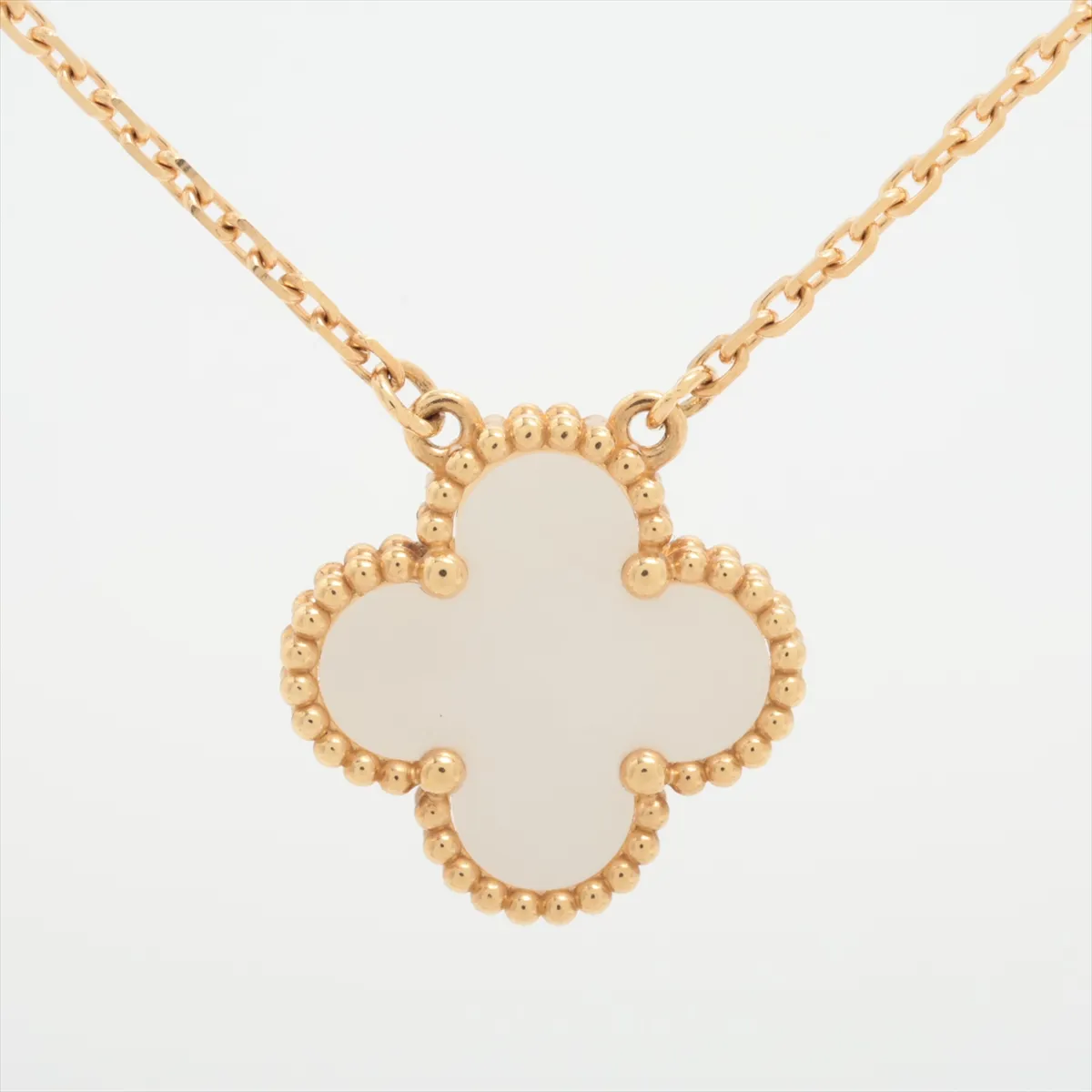 Vintage Alhambra Shell Necklace 750 (Yellow Gold) 5.1g JF127791 VCARA45900 — view 2