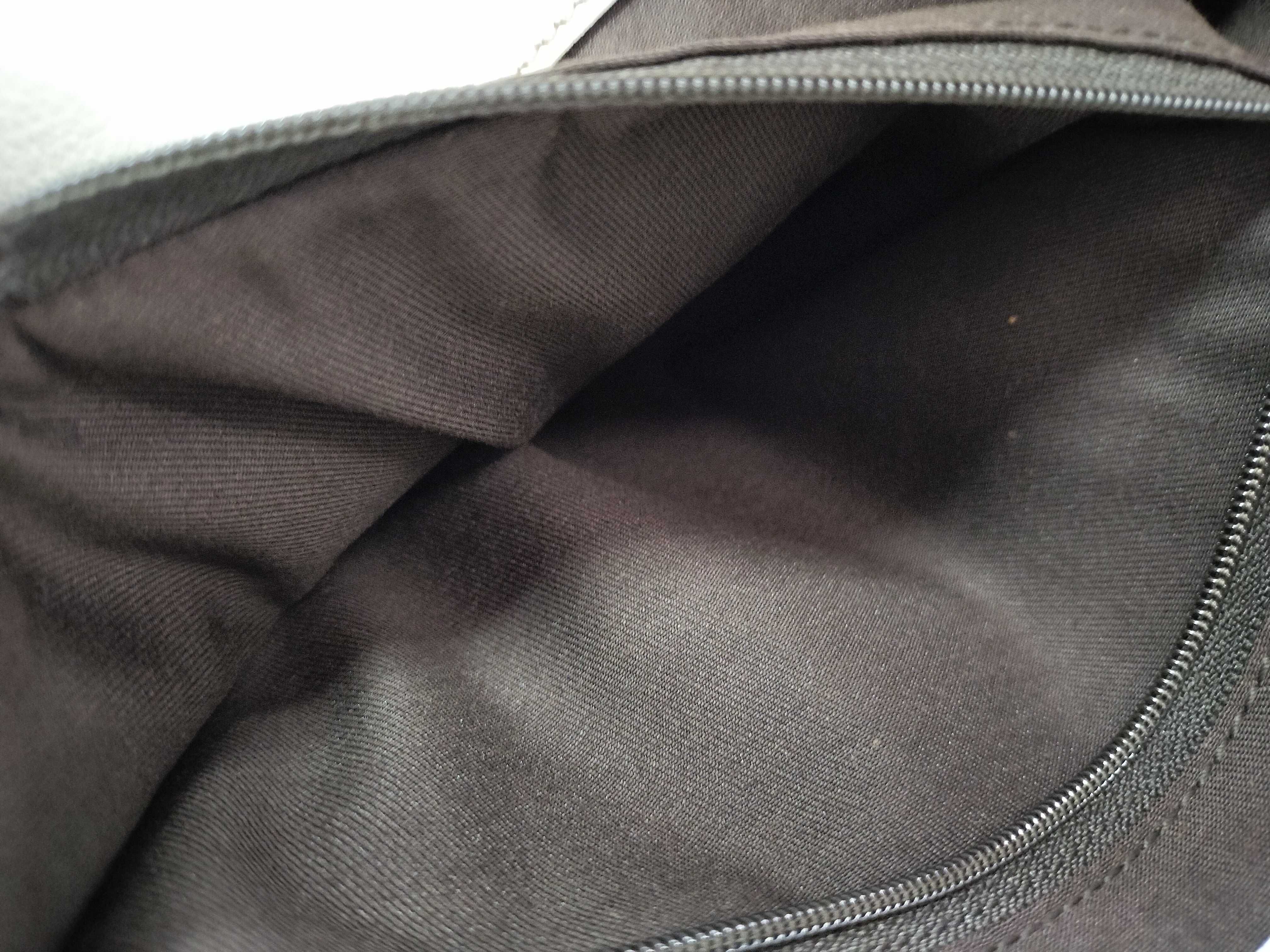 GG Canvas Gucci Handbag — view 11
