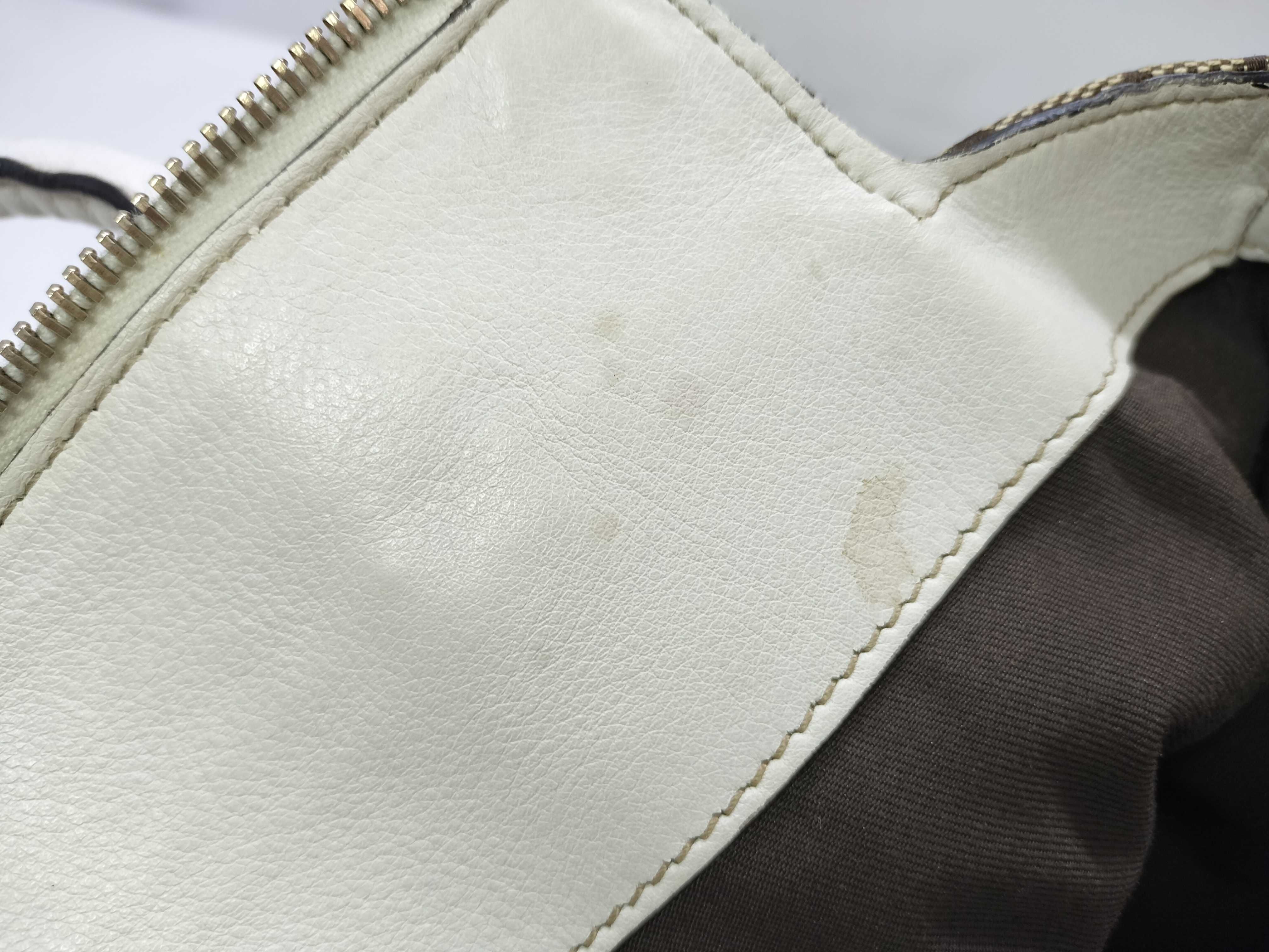GG Canvas Gucci Handbag — view 14