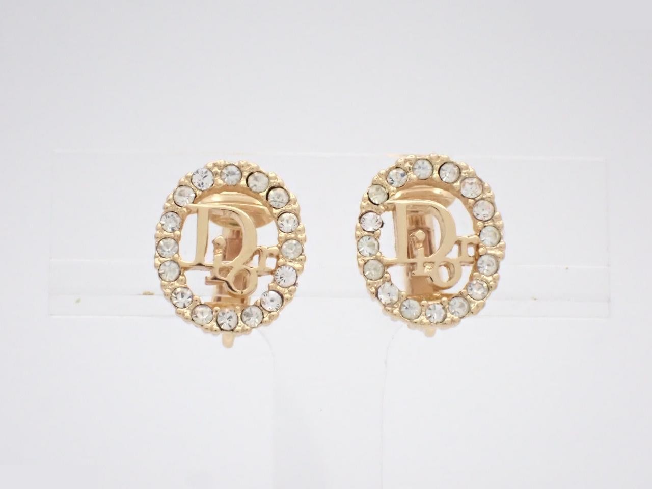 Gold earrings