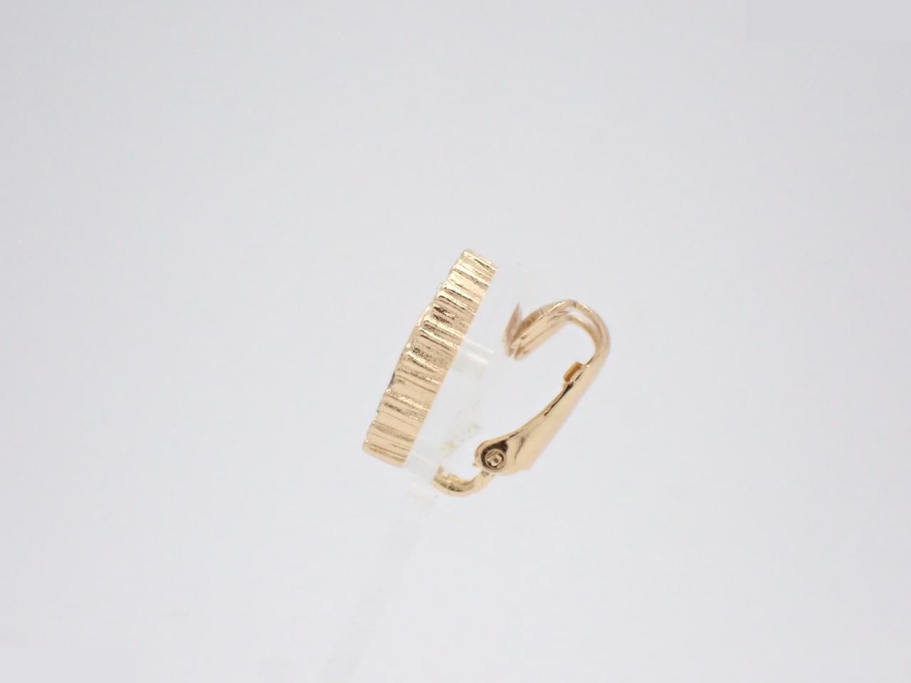 Gold earrings — view 3