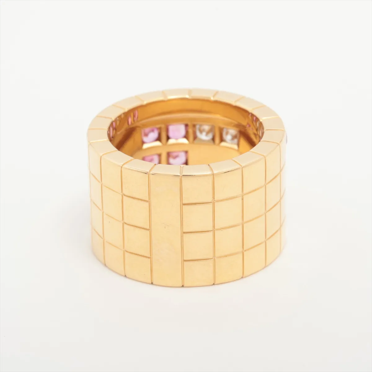 Paillette Pink Sapphire Diamond Ring, 750 (Yellow Gold), 16.1g, Size 47, Item No. 964769. Minor chips on the stone, — view 2