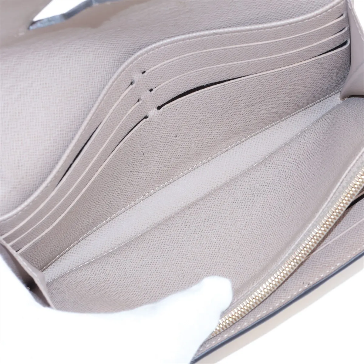Epi Portefeuille Twist M67510 TN1158 Galet Long Wallet with Initials — view 5