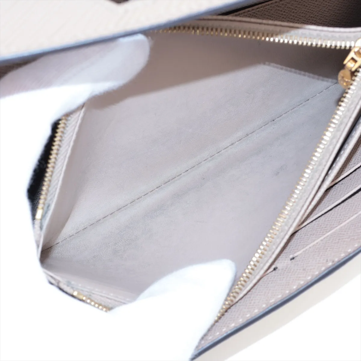 Epi Portefeuille Twist M67510 TN1158 Galet Long Wallet with Initials — view 8