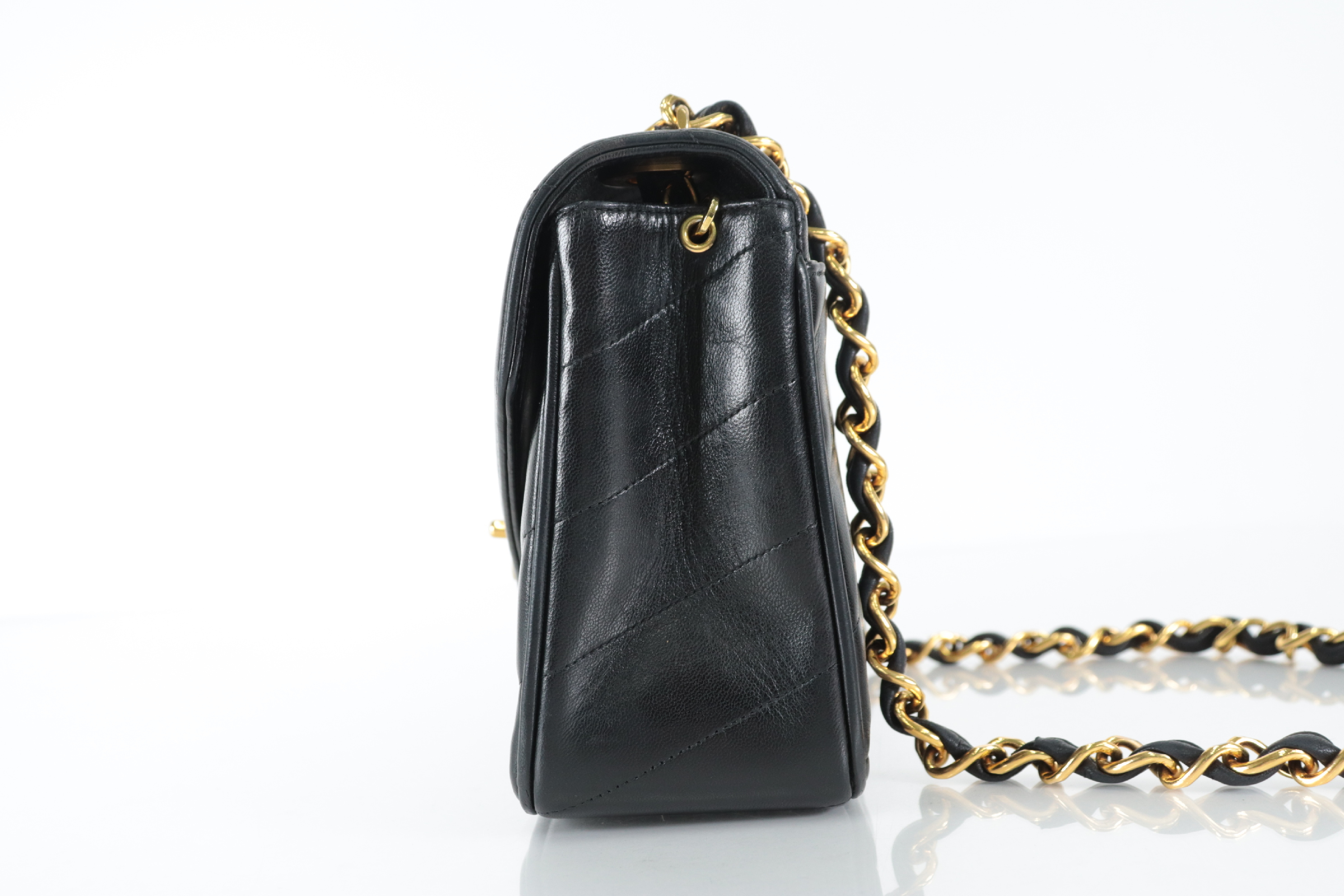 V-flap Lambskin Chain Shoulder Bag (Serial No. 3) — view 4