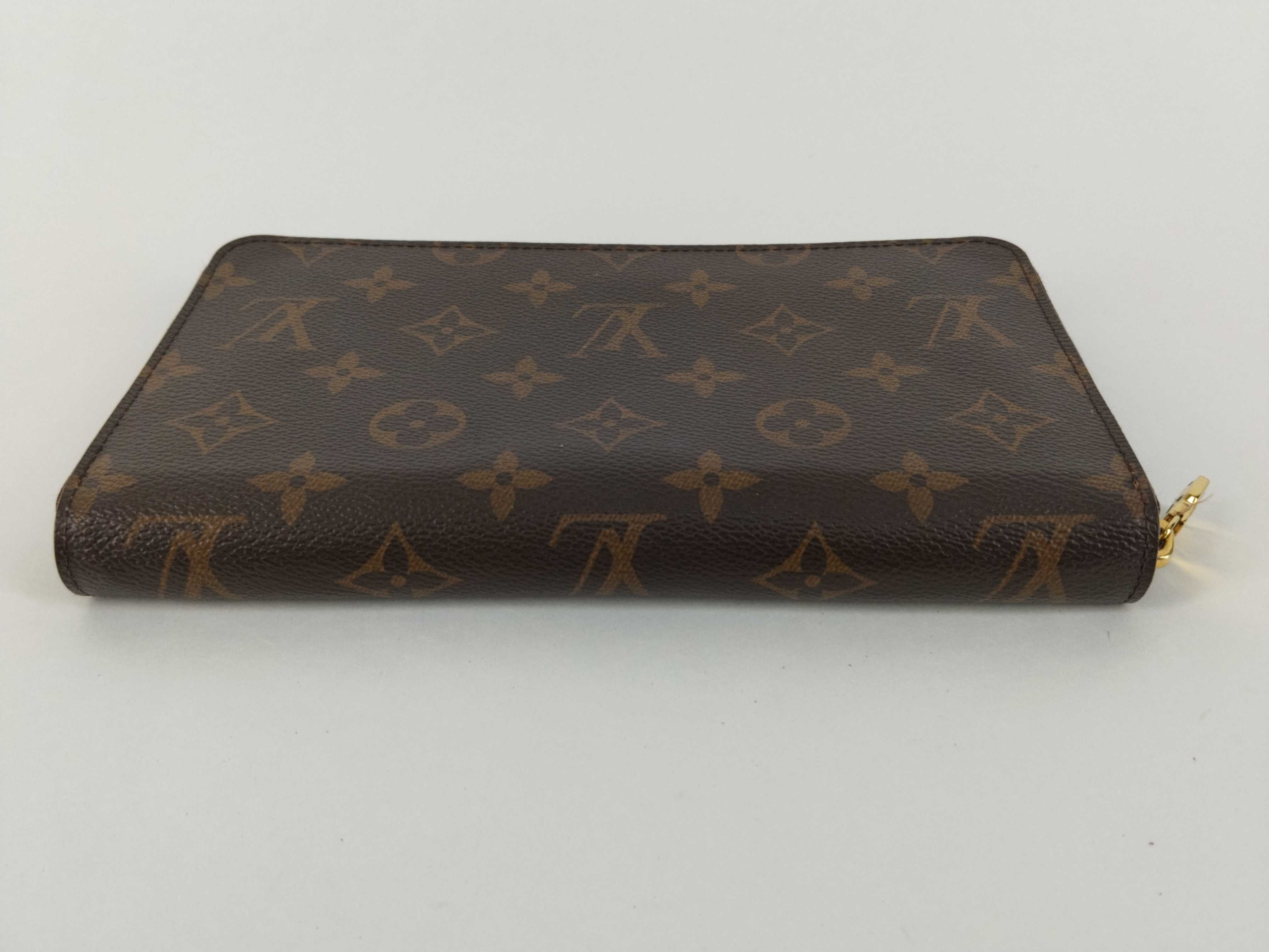 Monogram Louis Vuitton Round Zip Wallet — view 8