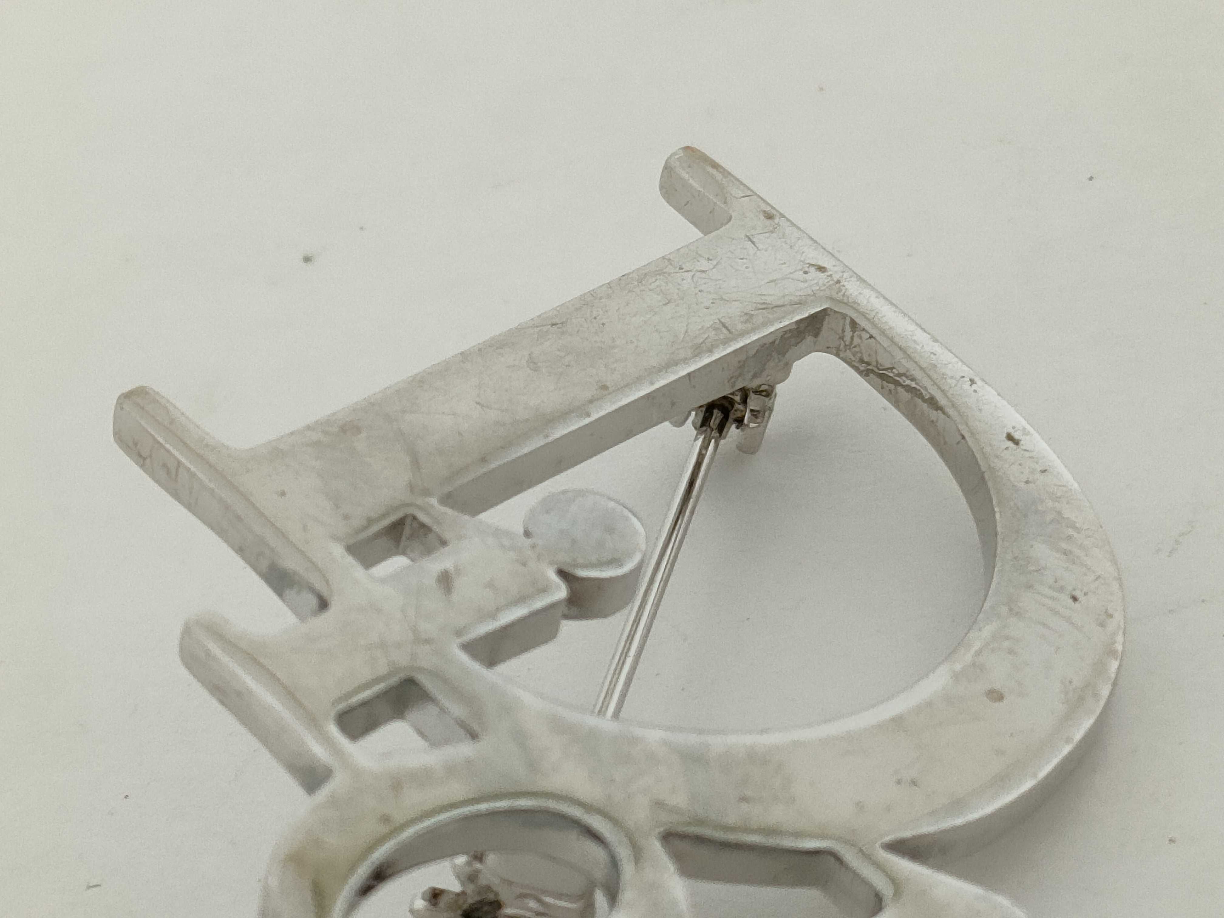 logo silver brooch — view 6
