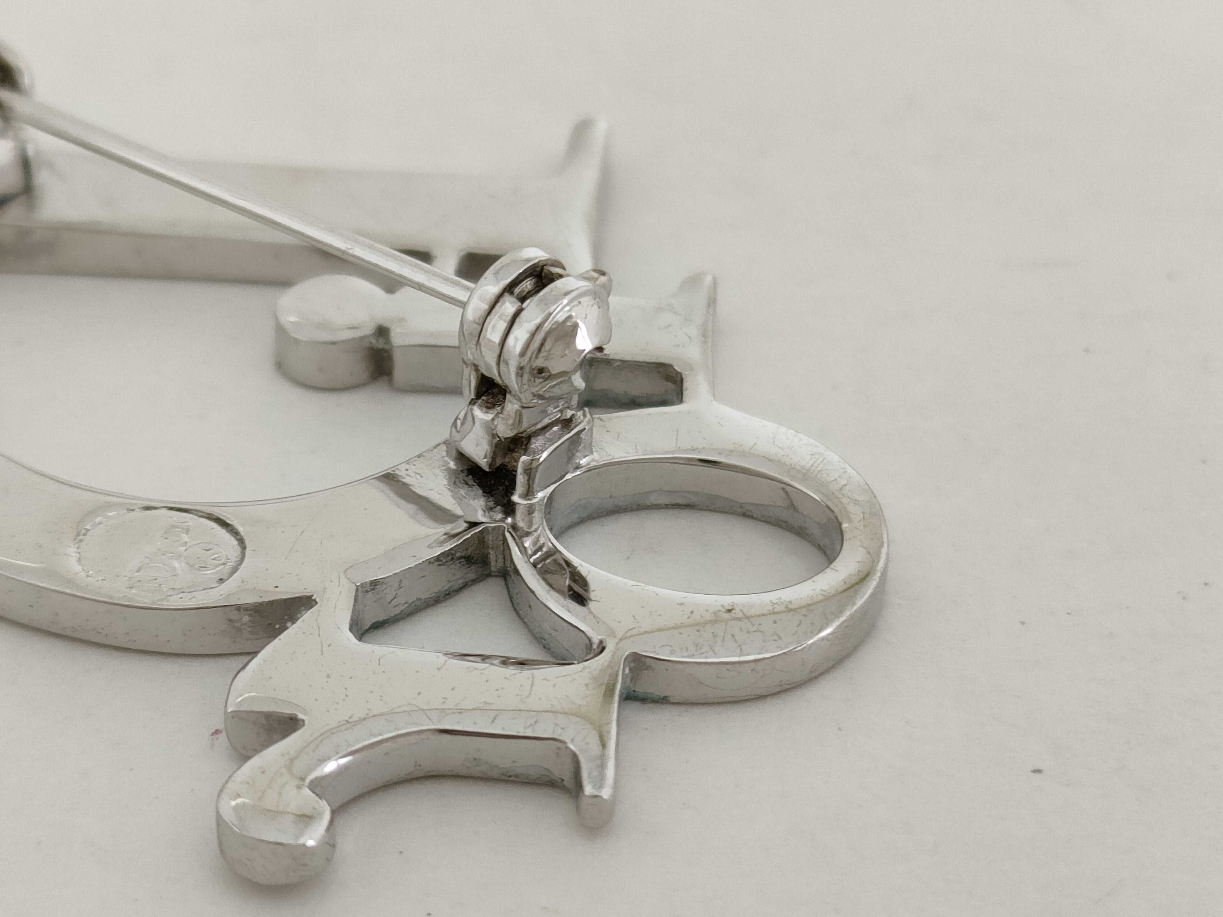 logo silver brooch — view 8