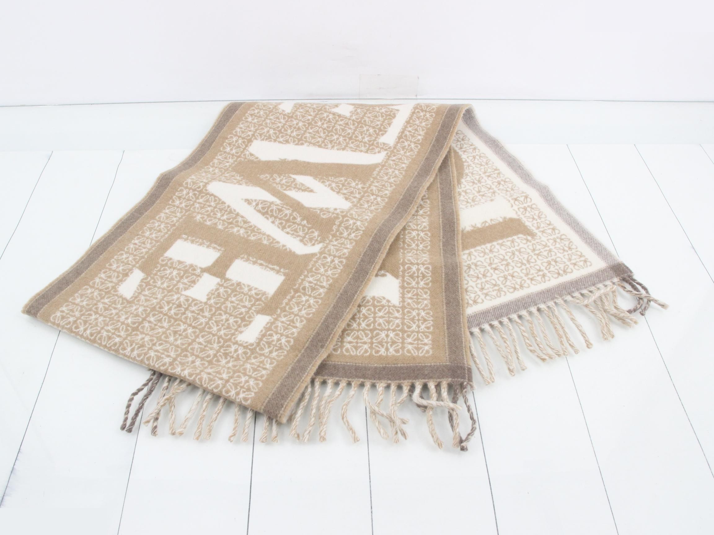 Scarf, beige — view 3