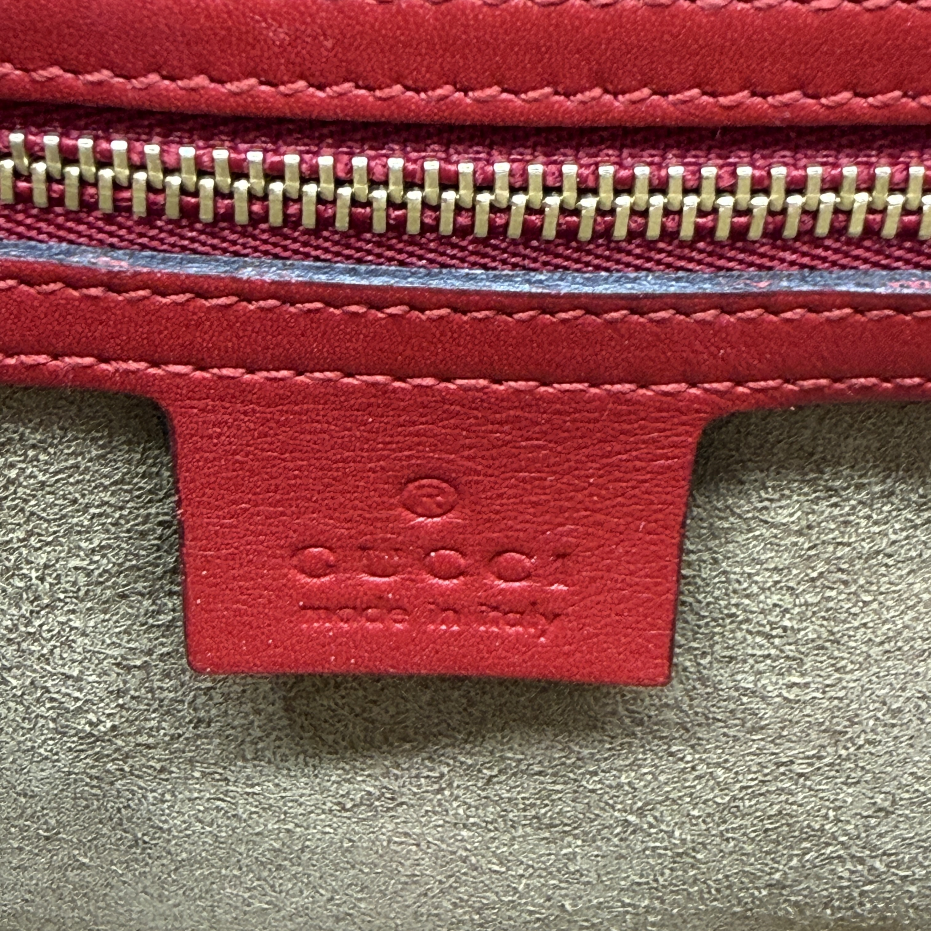 GG Supreme Padlock 2-way Shoulder Bag — view 14