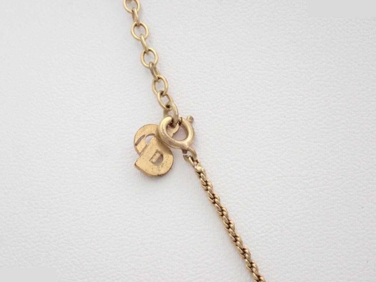 necklace — view 2