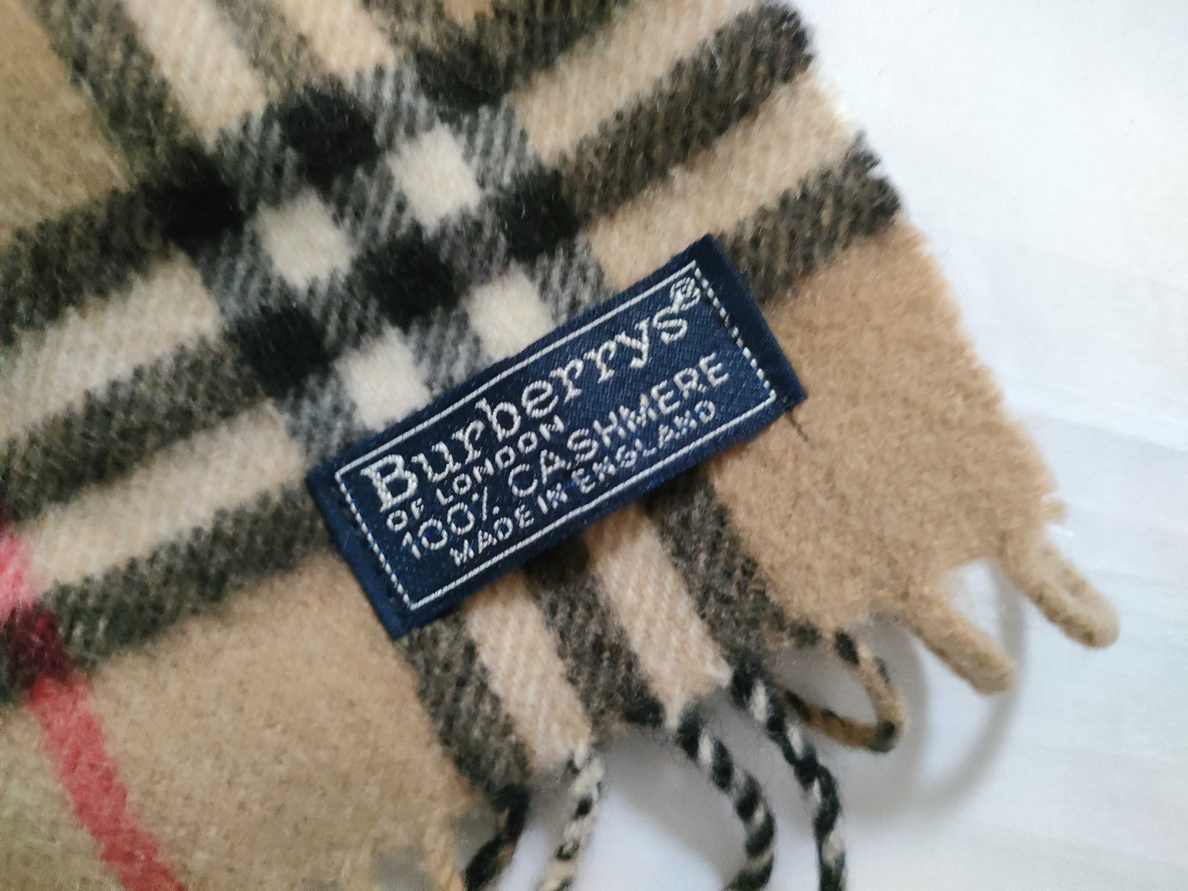 100% Cashmere Scarf, Nova Check Pattern, and other accessories. — view 6