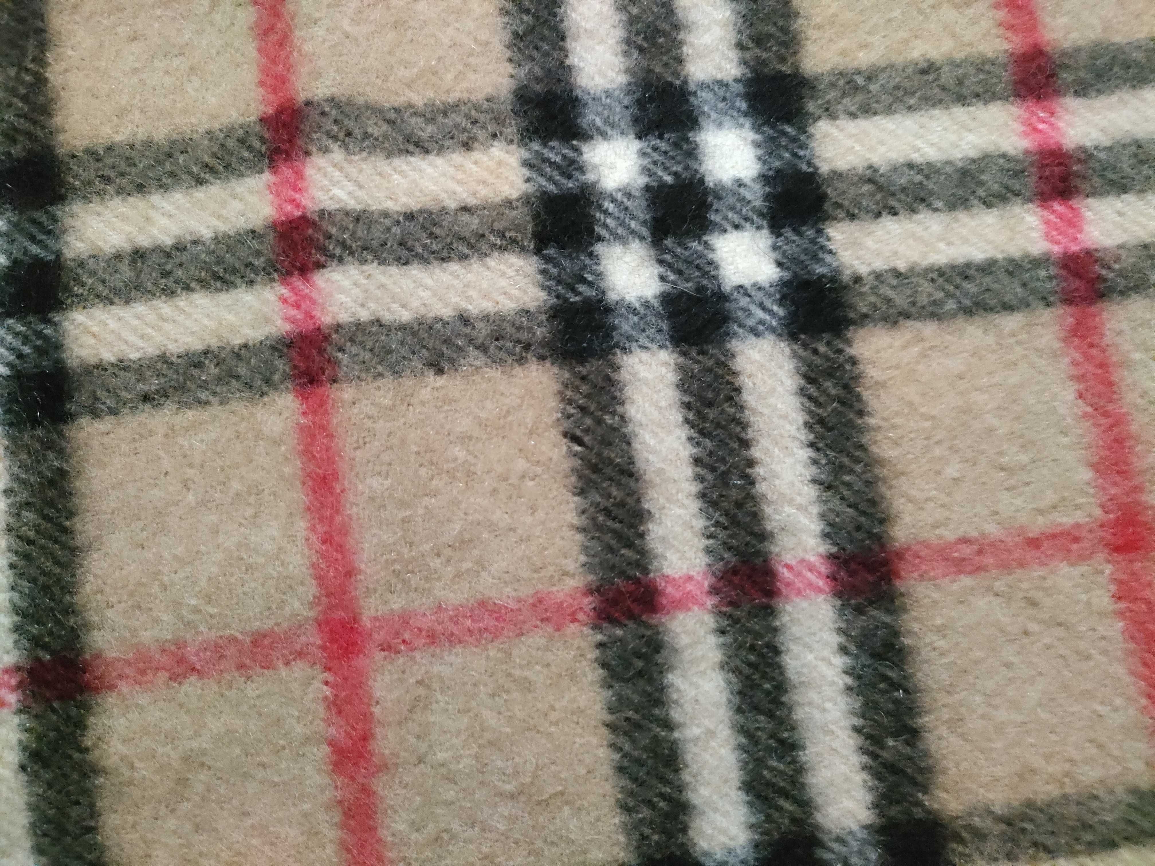 100% Cashmere Scarf, Nova Check Pattern, and other accessories. — view 7