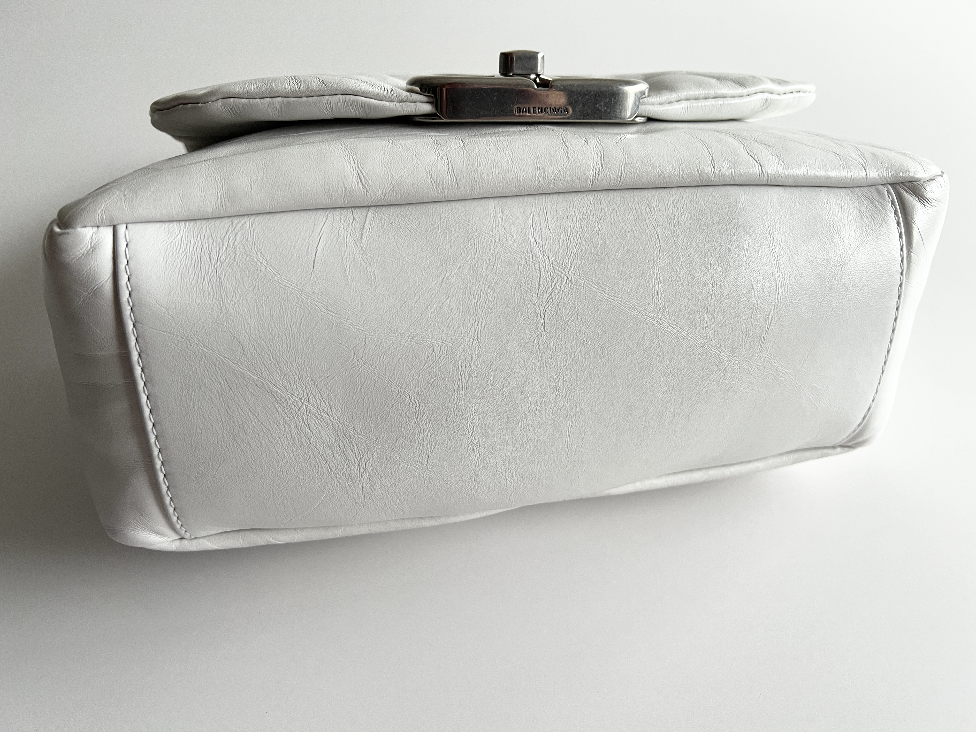 Monaco Turnlock Leather Handbag Shoulder Bag — view 15