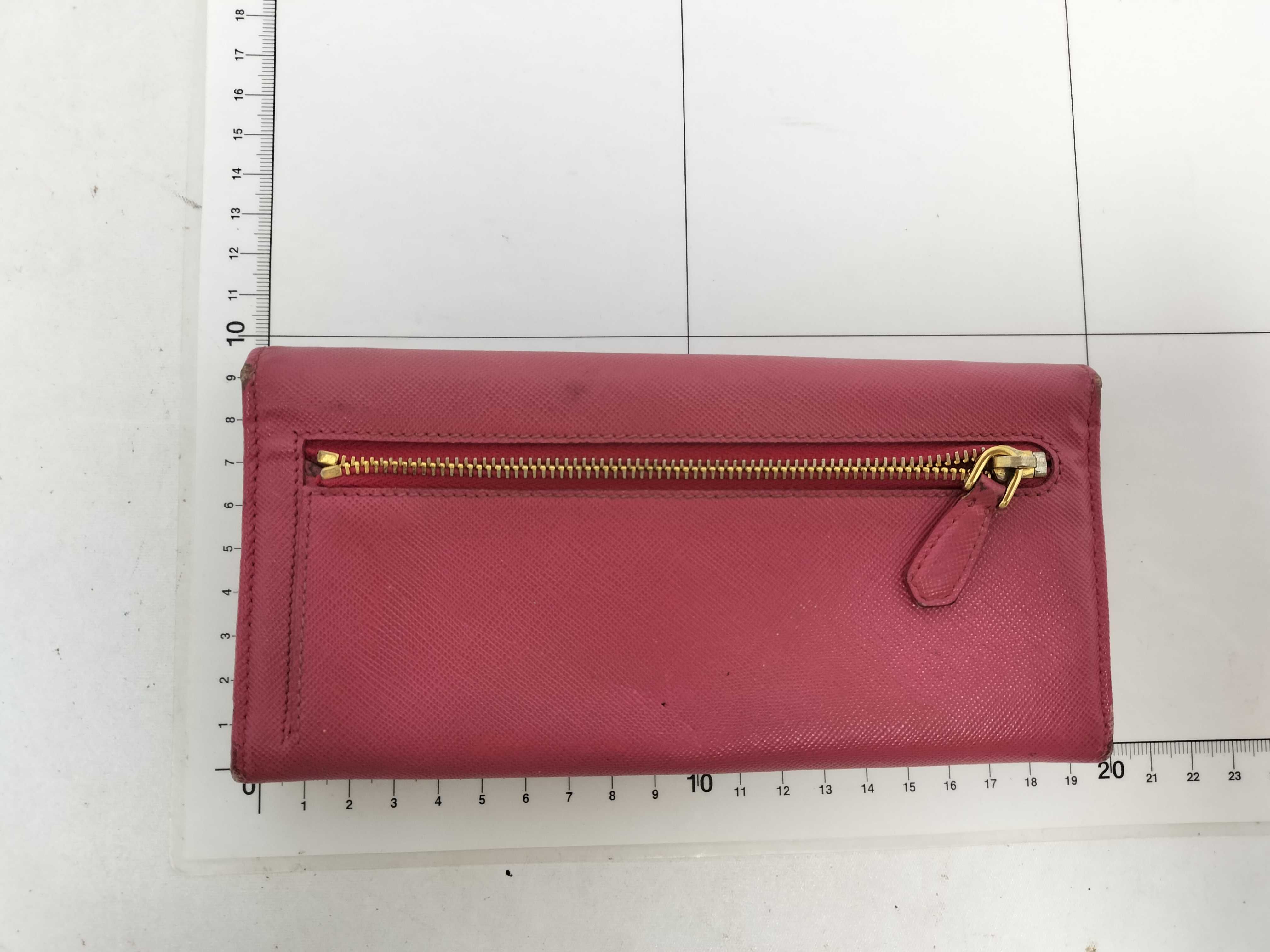 wallet — view 2