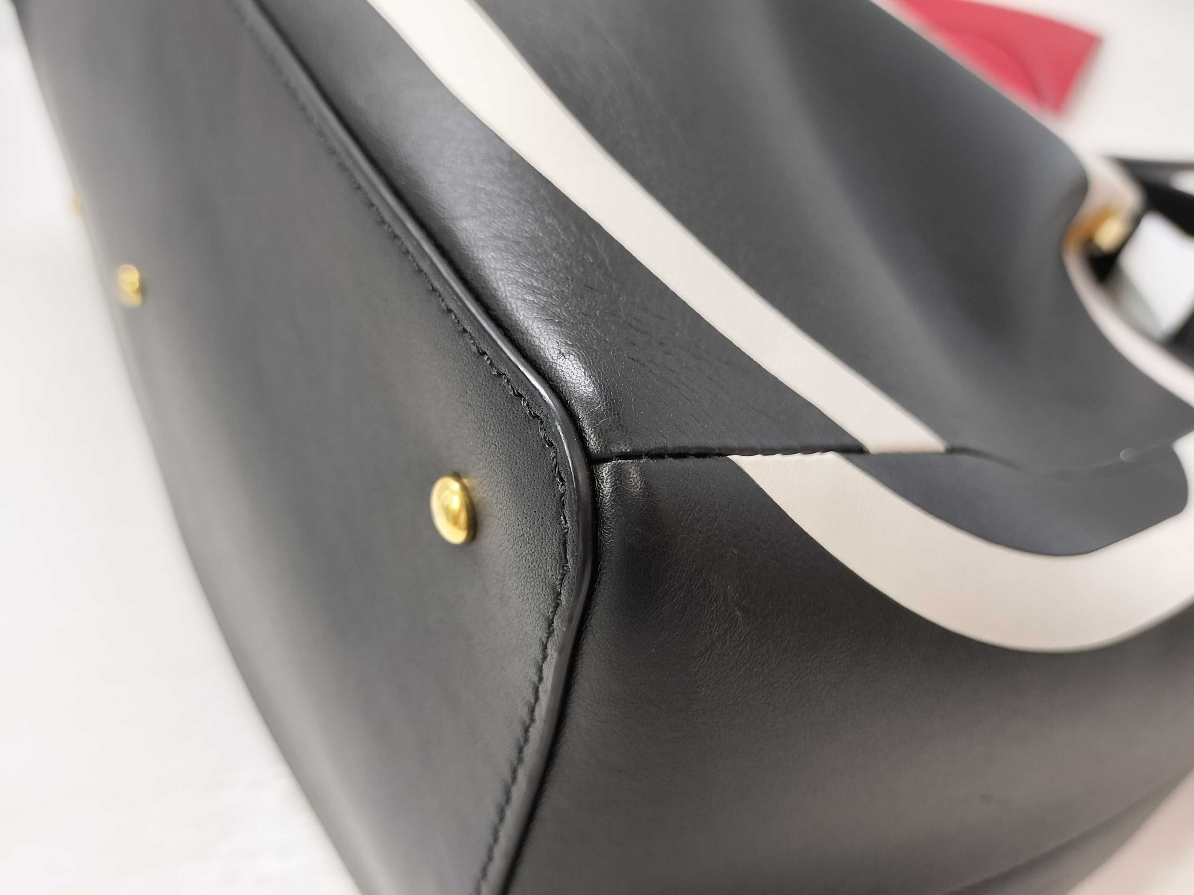 ID- Garavani VLogo Escape 35 Leather Black Totebag GHW Tote Bag — view 6