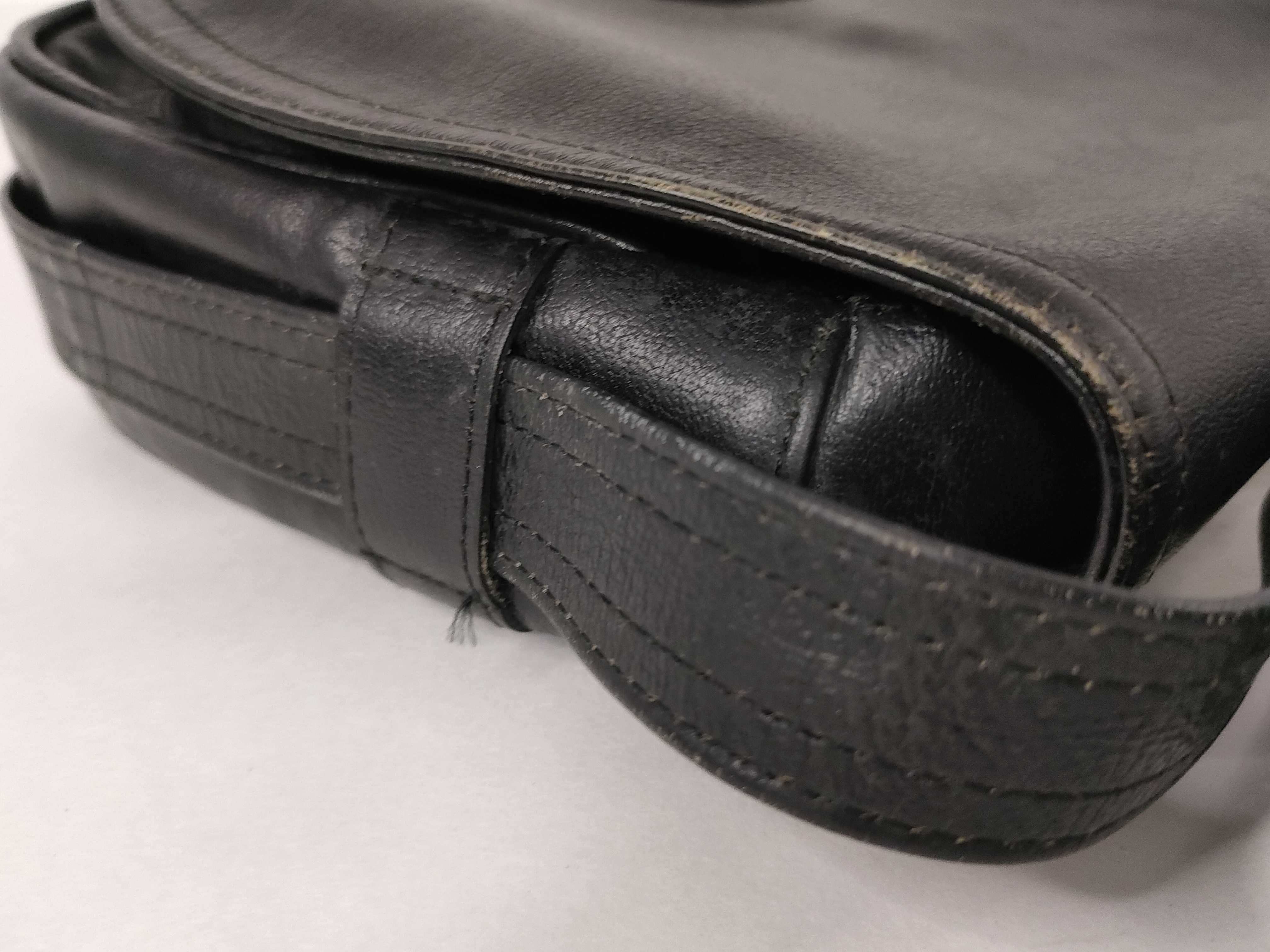 Triomphe Leather Shoulder Bag — view 5