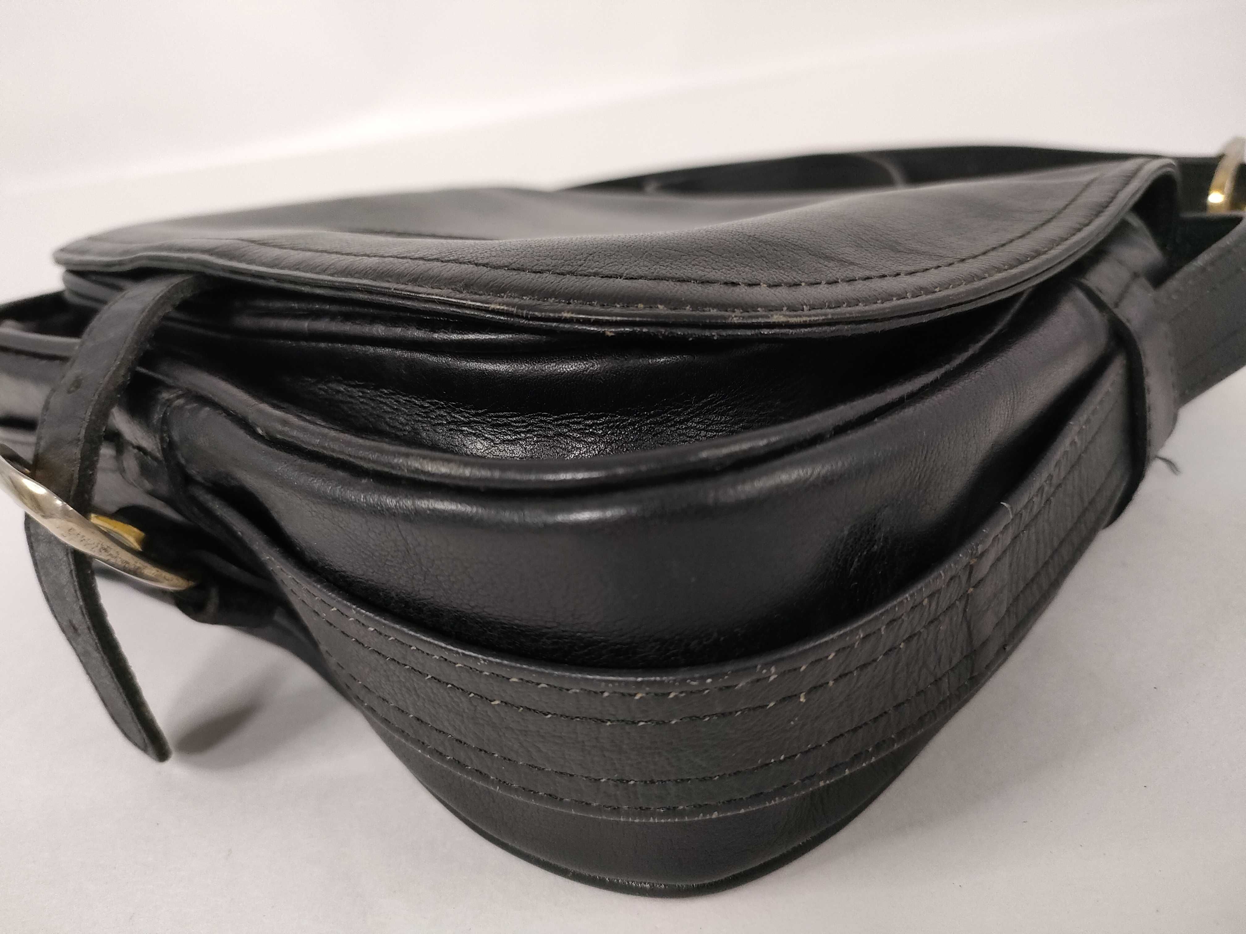 Triomphe Leather Shoulder Bag — view 6