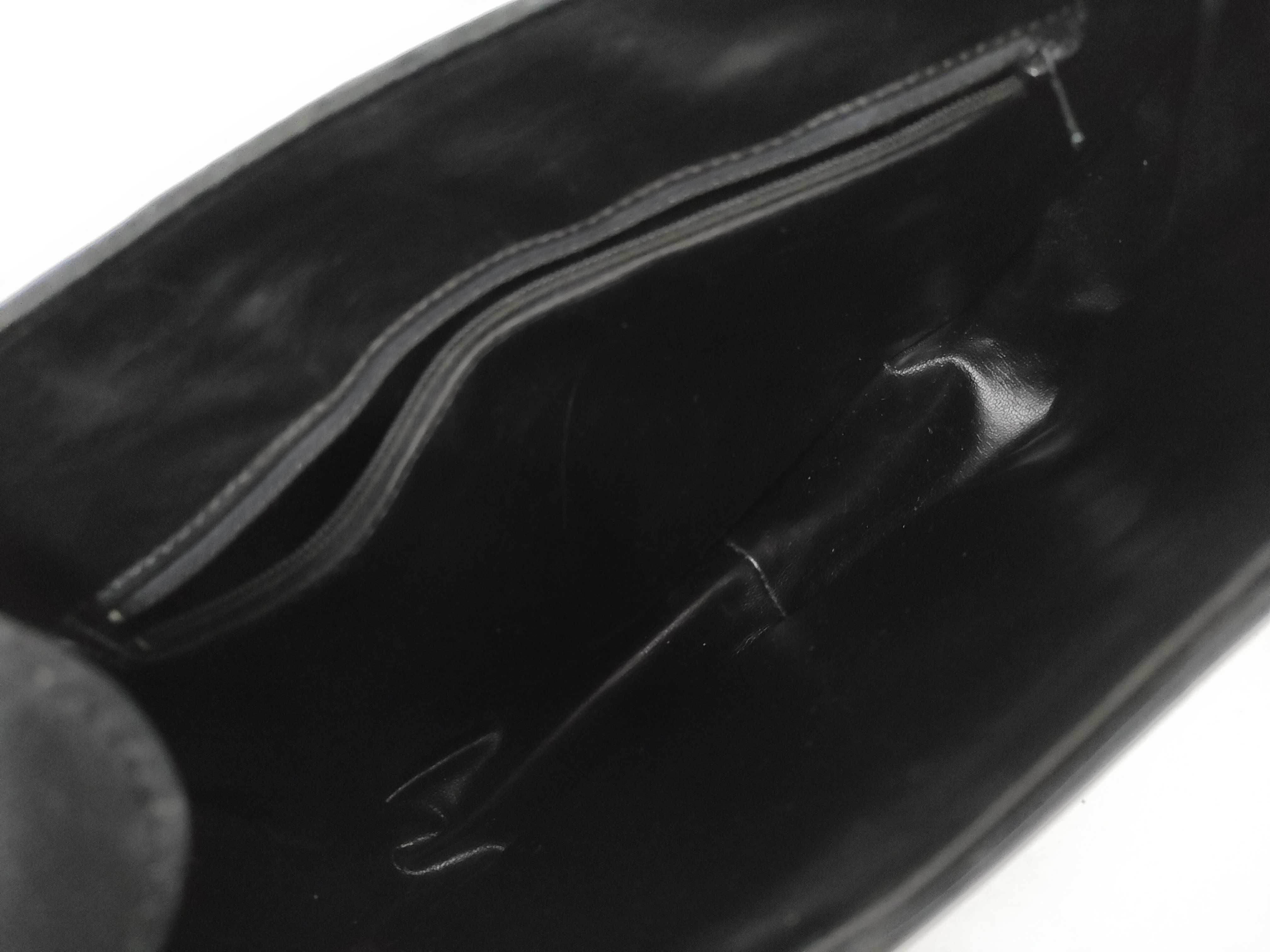 Triomphe Leather Shoulder Bag — view 9