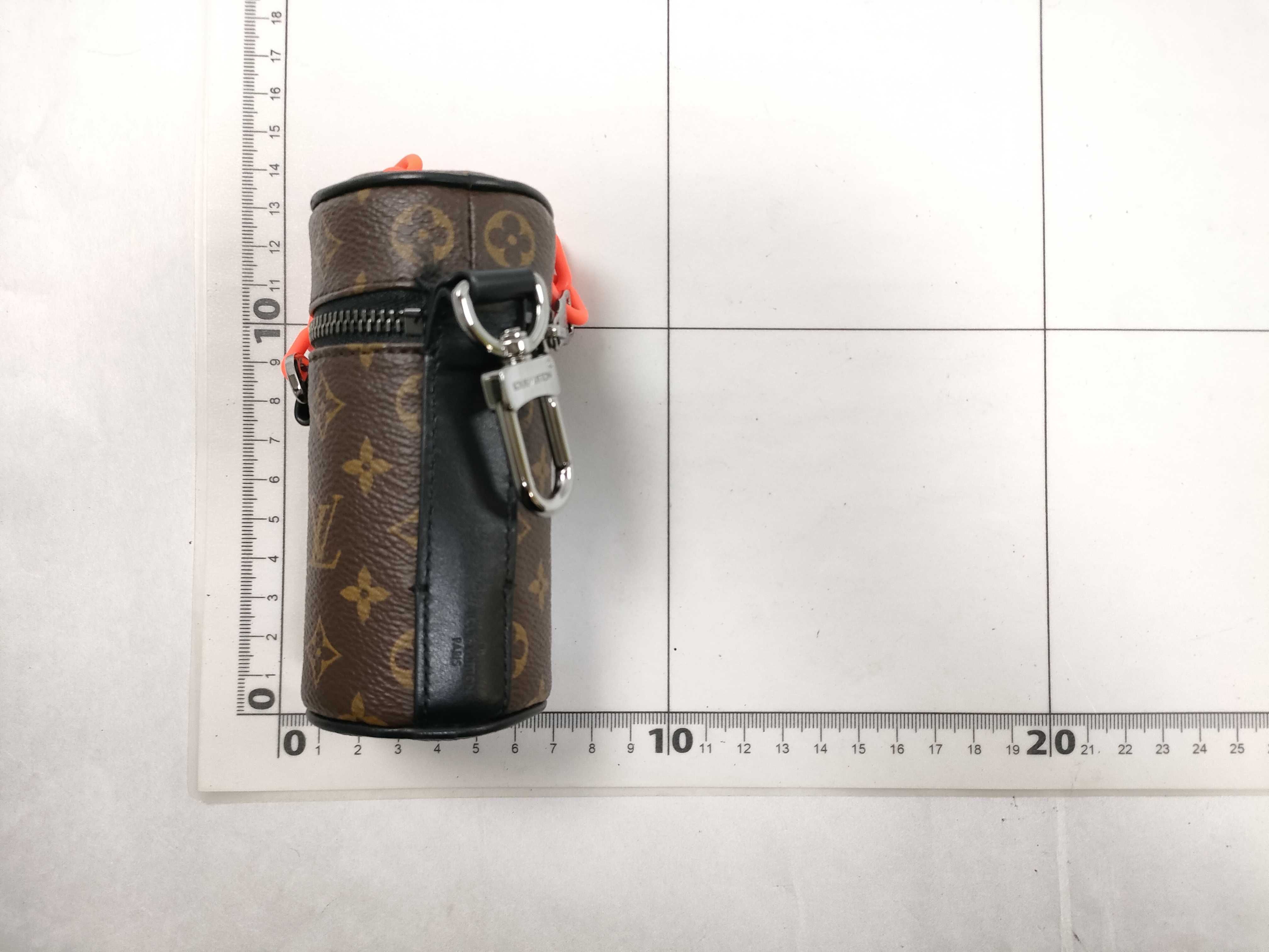 Monogram Pouch Barrel M00966 Pouch — view 2