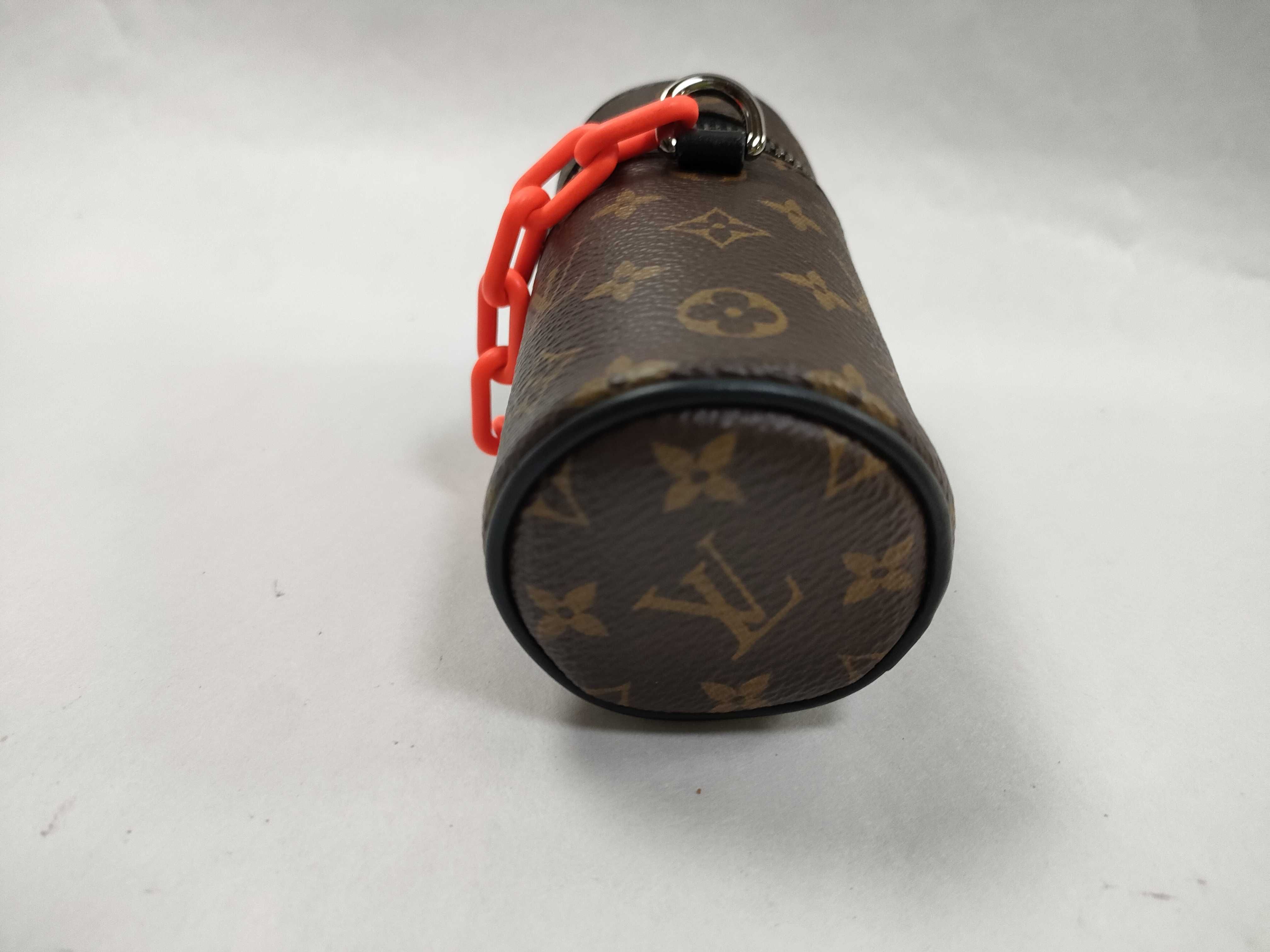 Monogram Pouch Barrel M00966 Pouch — view 4
