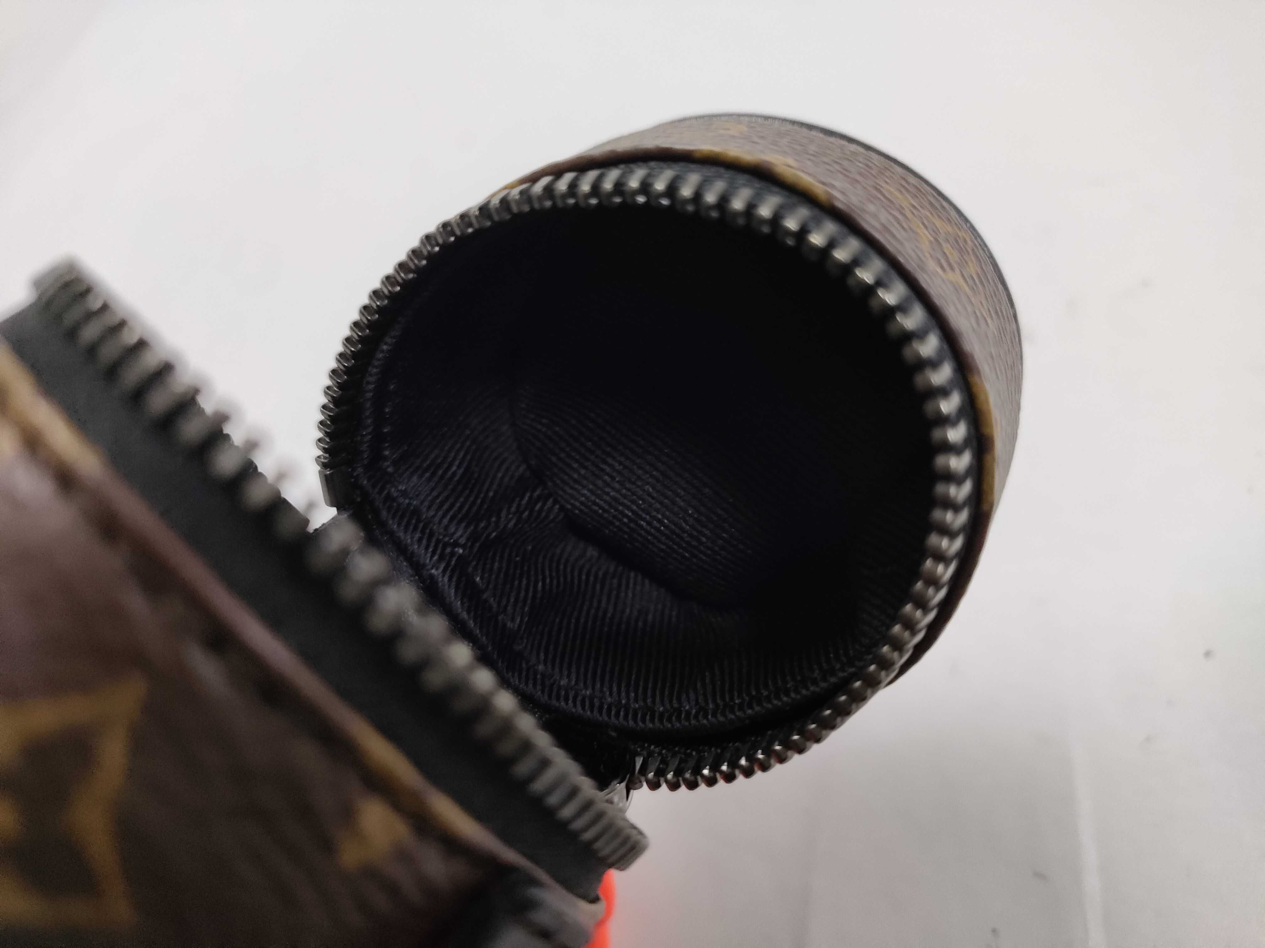 Monogram Pouch Barrel M00966 Pouch — view 10