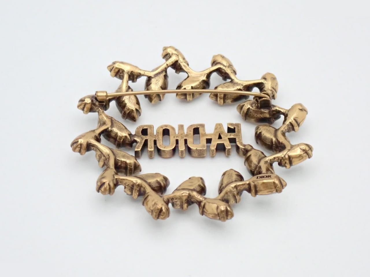 Gold brooch — view 2