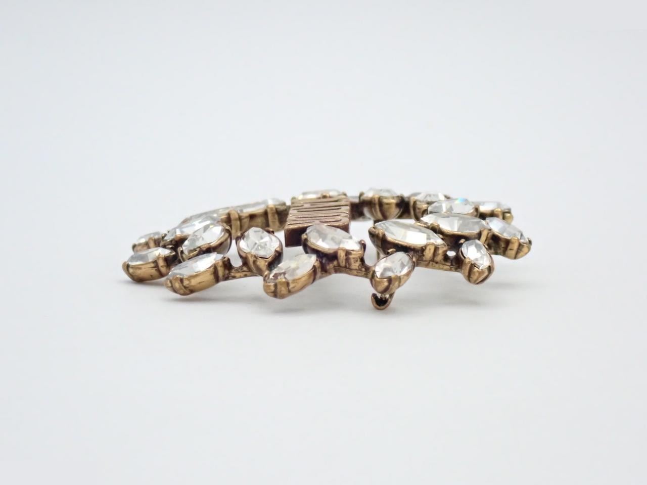 Gold brooch — view 3