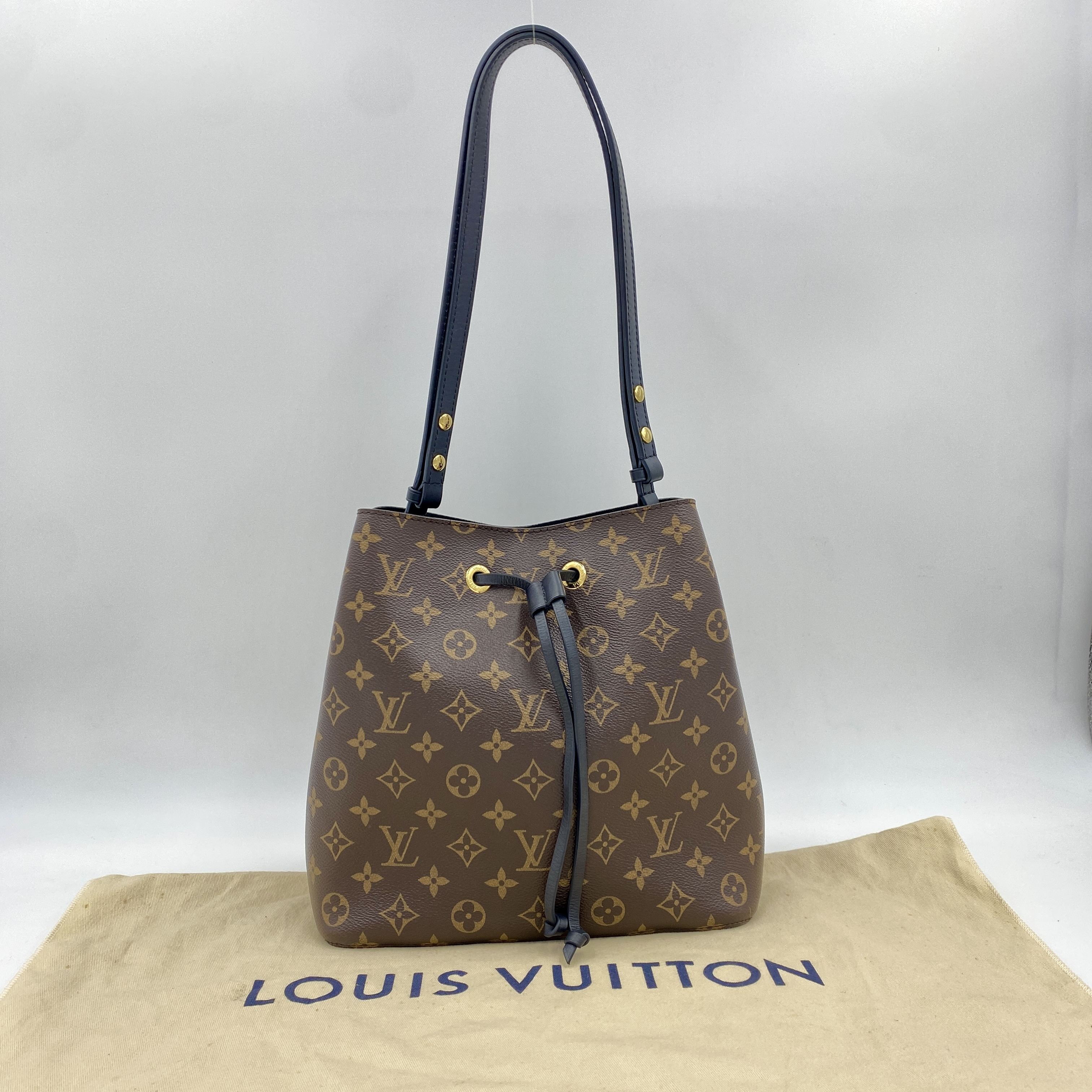 Monogram NeoNoe Shoulder Bag M44020 Shoulder Bag — view 2