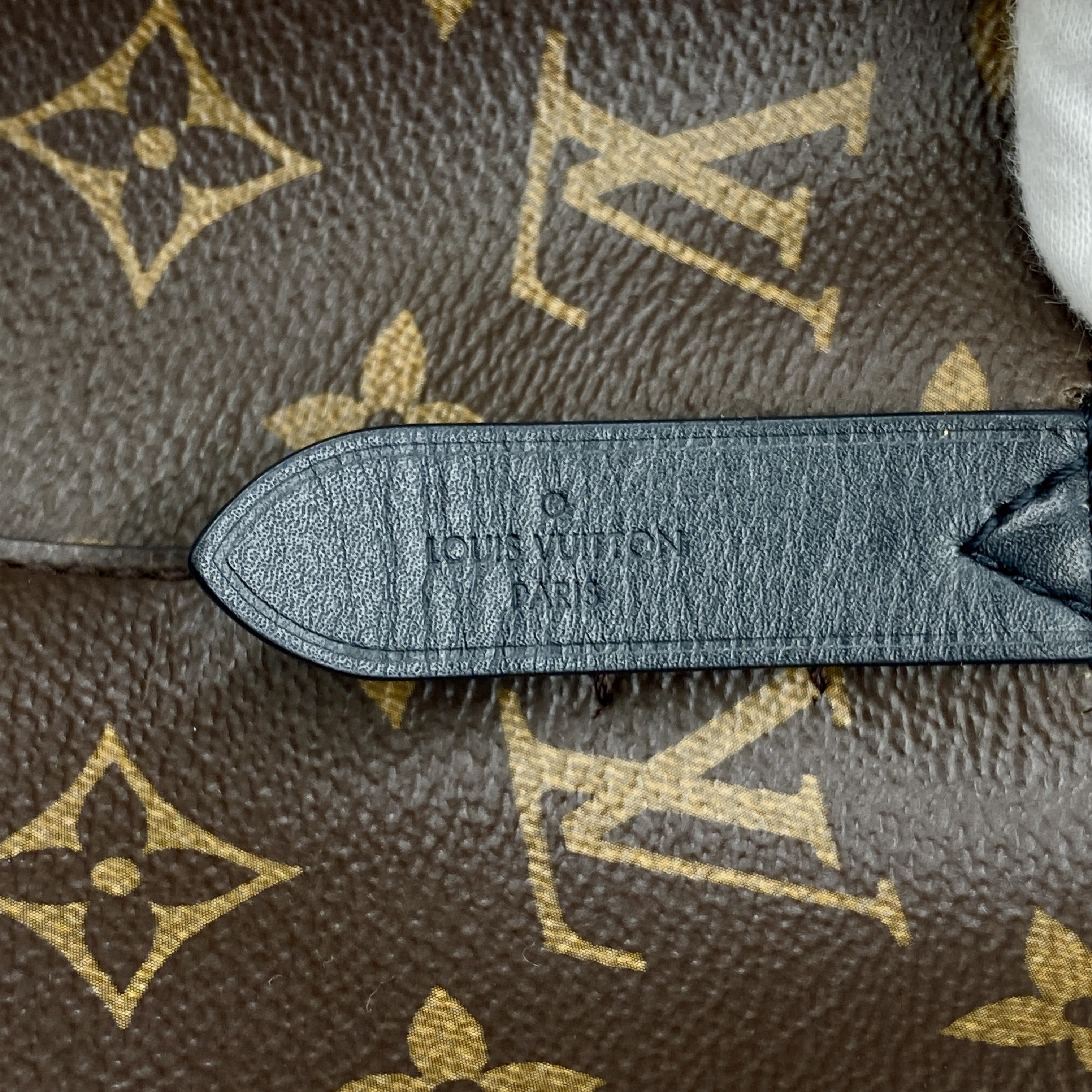 Monogram NeoNoe Shoulder Bag M44020 Shoulder Bag — view 5