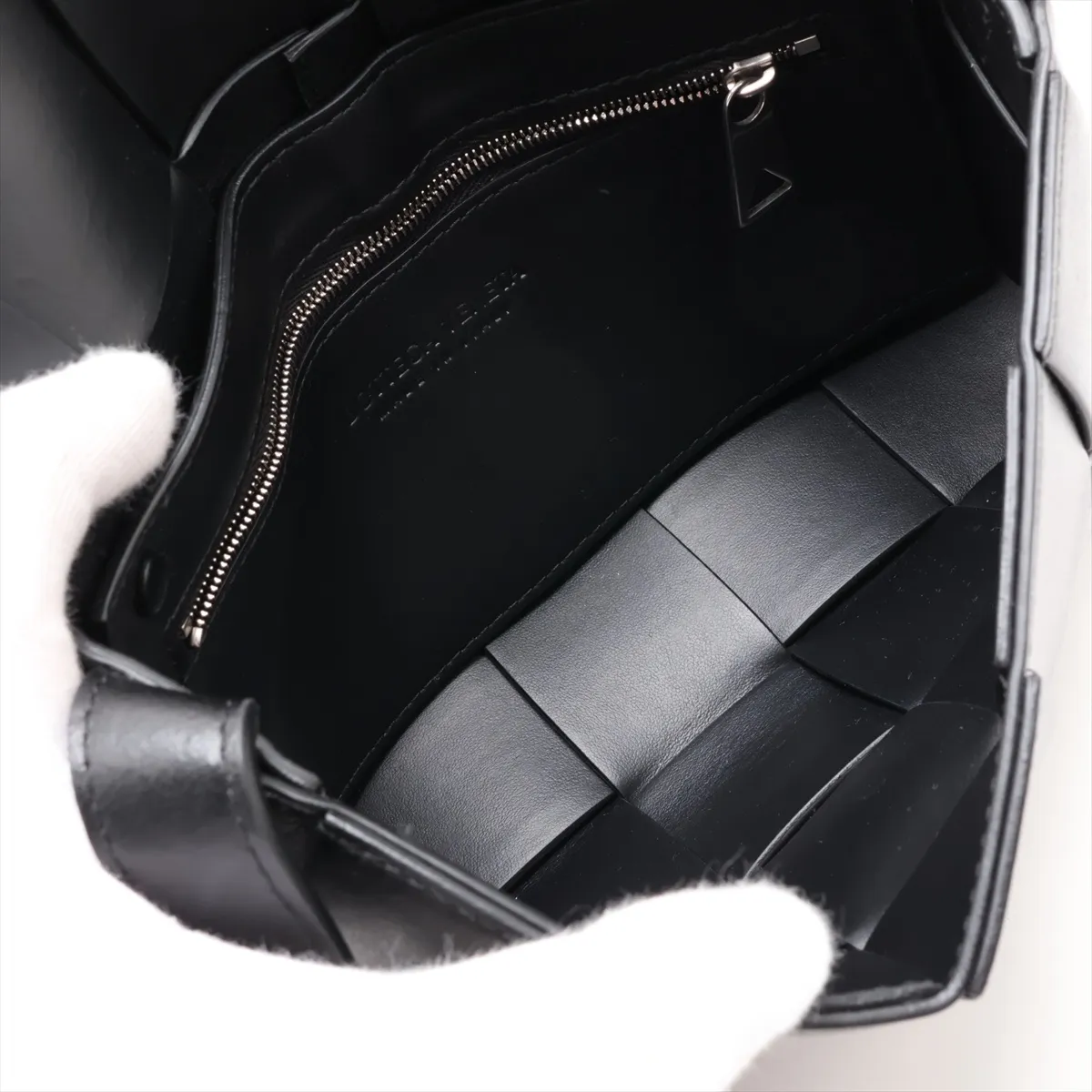 Maxi Intrecciato Cassette Leather Shoulder Bag, Black — view 6
