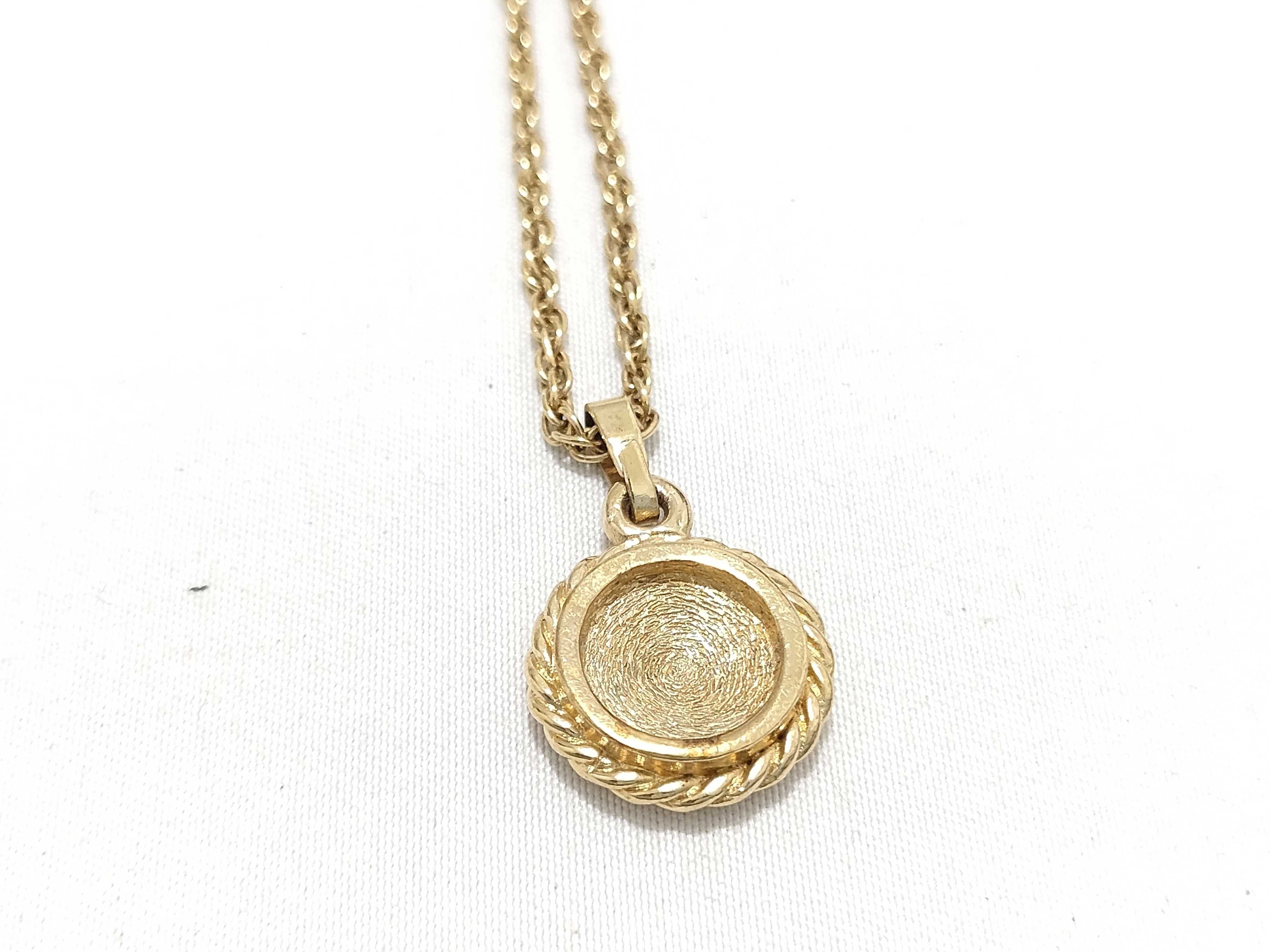 necklace — view 2