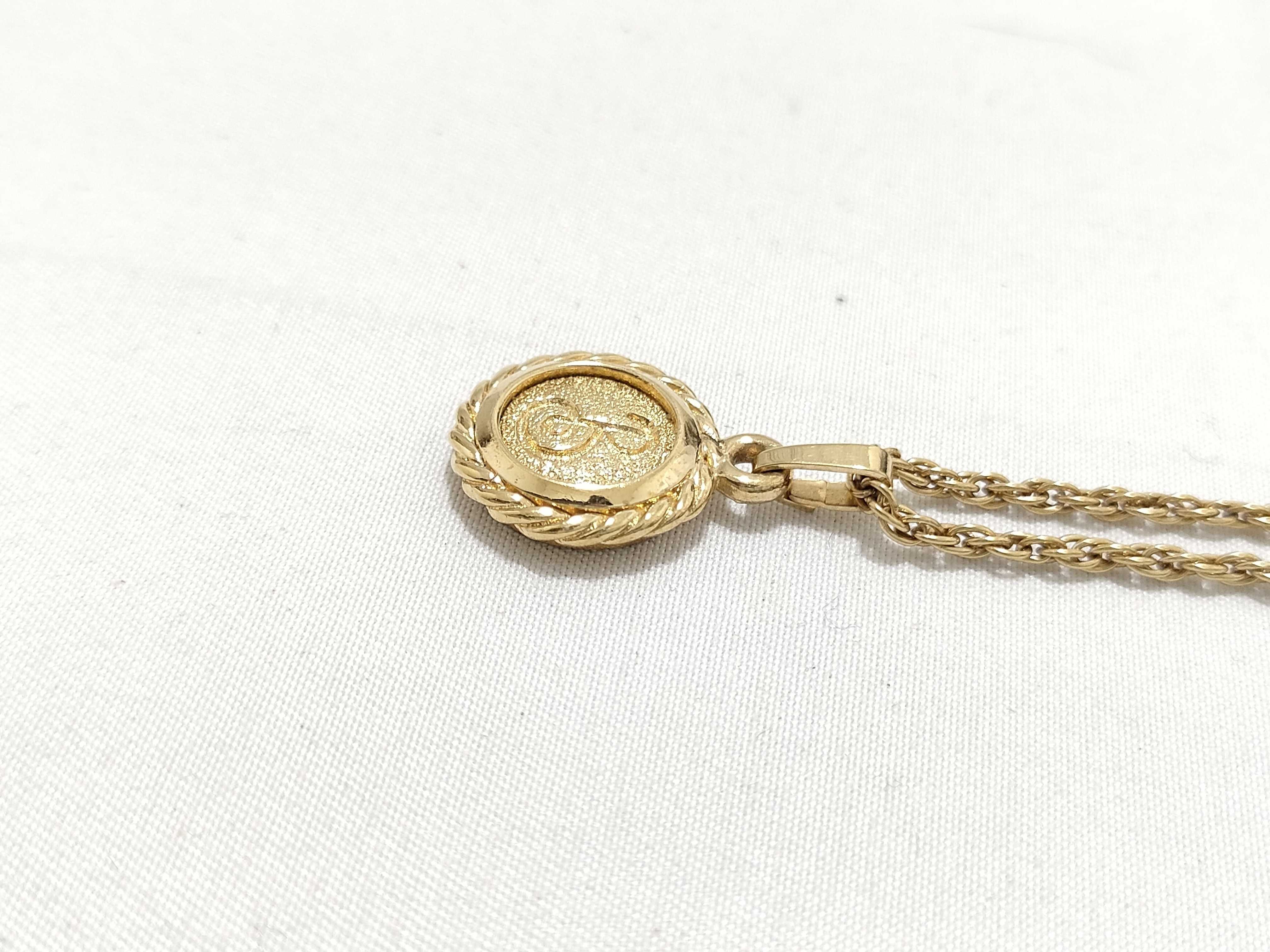 necklace — view 3