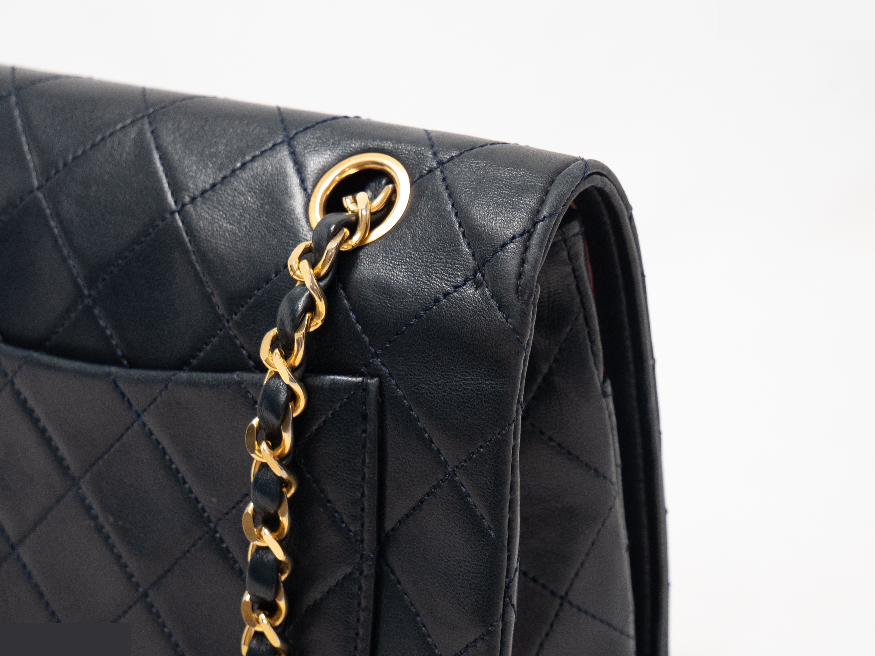 Matelassé Seal Double Chain — view 3