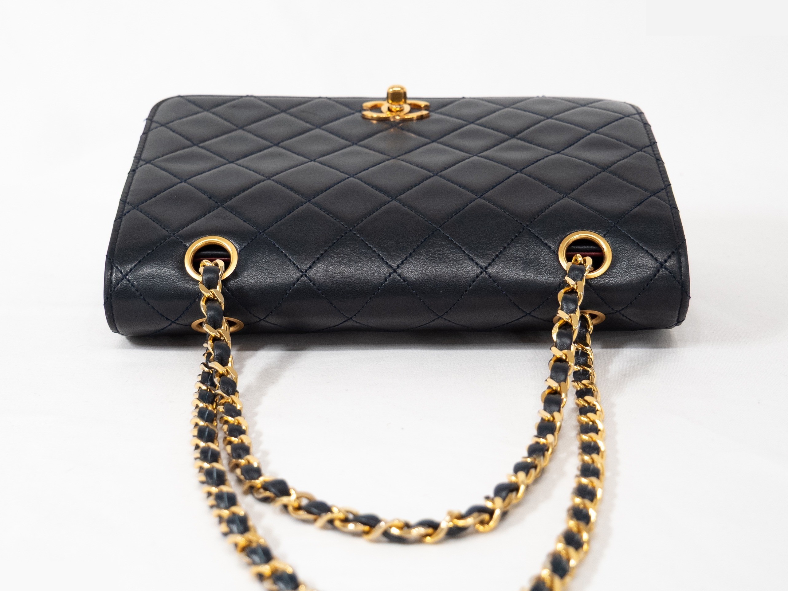 Matelassé Seal Double Chain — view 5
