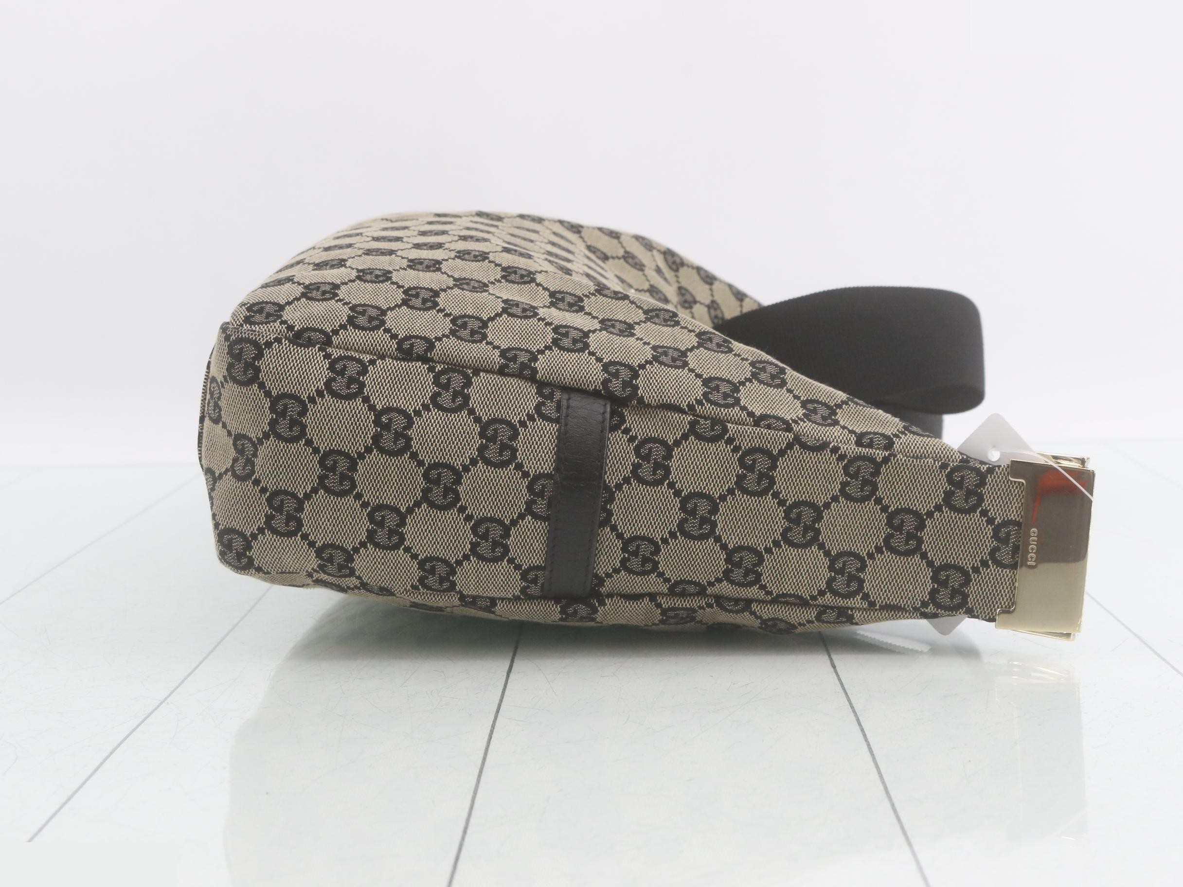GG canvas Gucci logo hobo bag, black, 32 x 20 x 8 cm — view 3